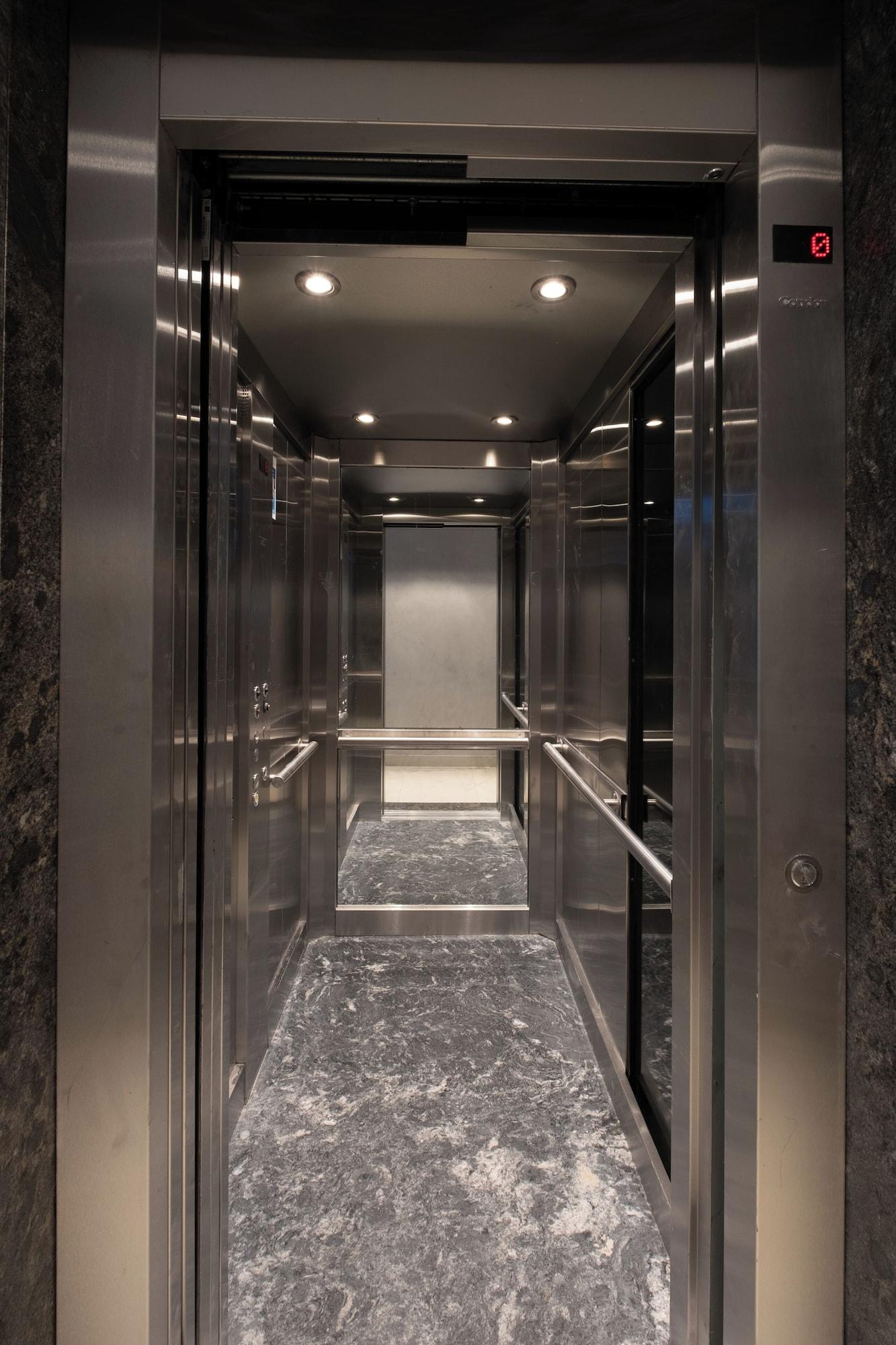 Varios Bertolino Hotel