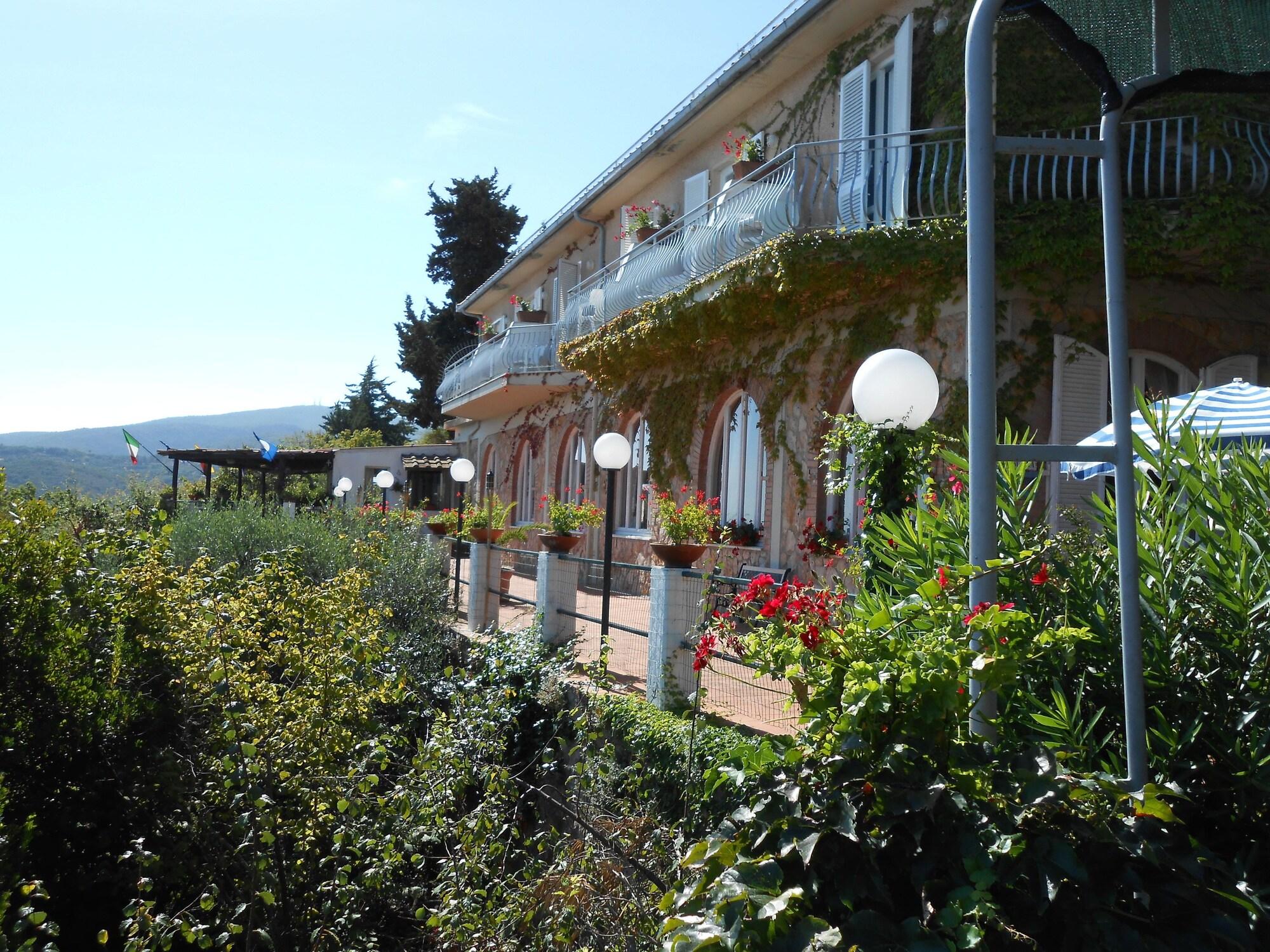 Varios Hotel Vittoria