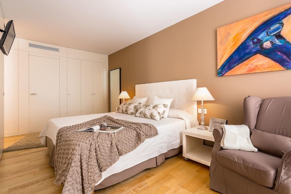 Varios Homearound Rambla Suite & Pool