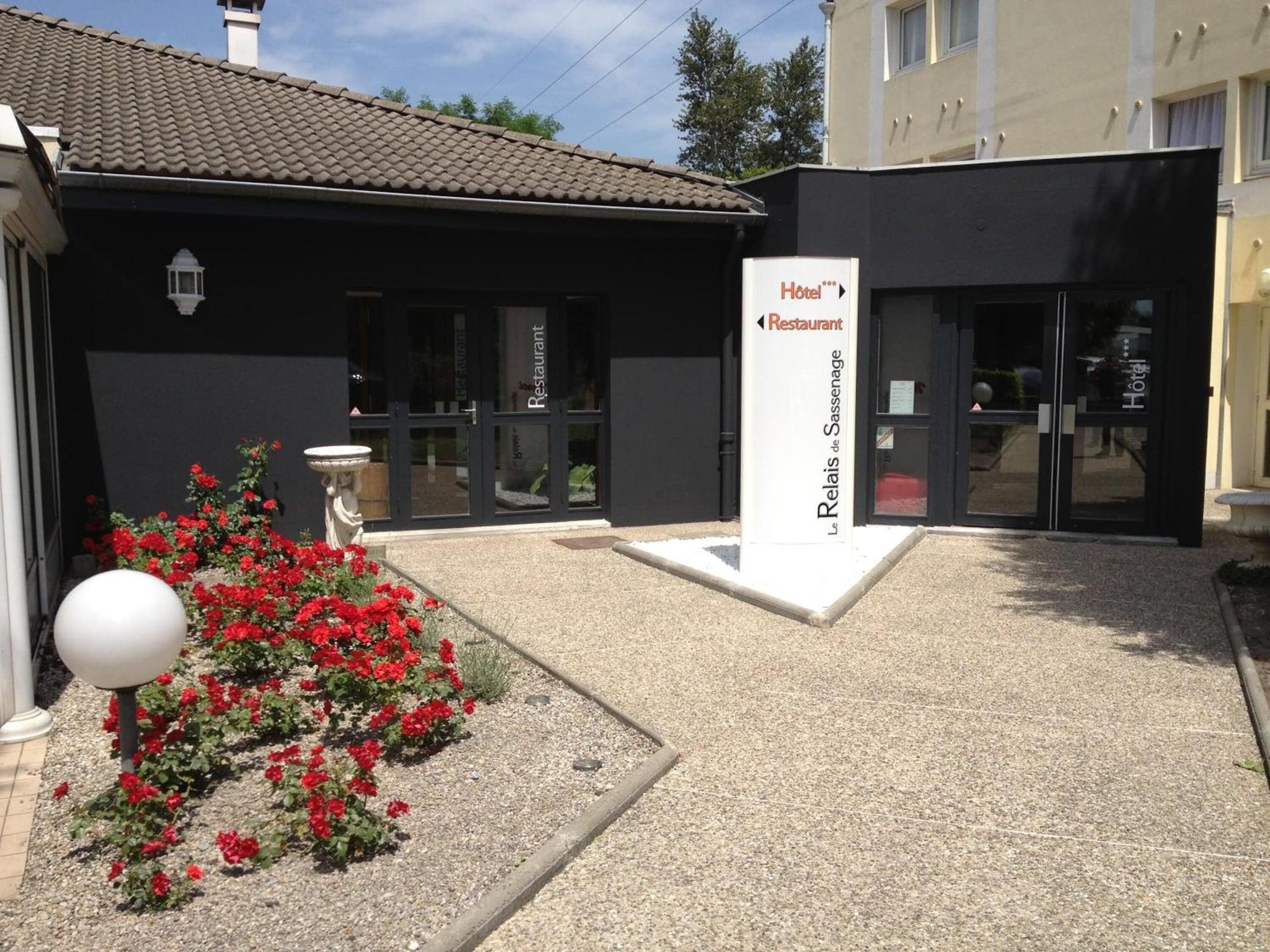 Vista Exterior Logis Hôtel, Le relais de Sassenage