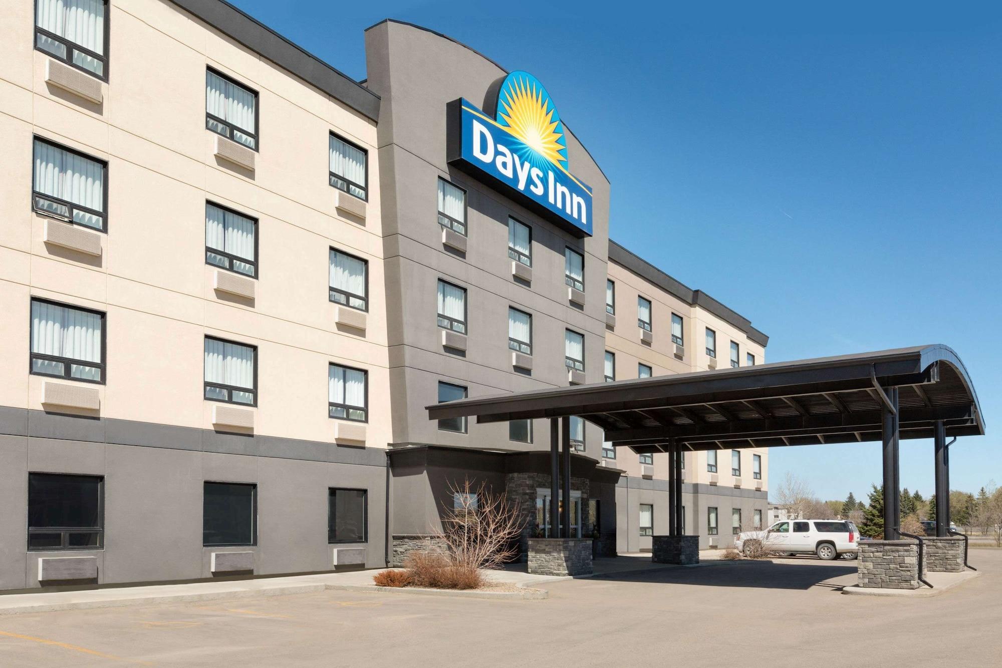 Vista Exterior Days Inn by Wyndham Regina Airport West