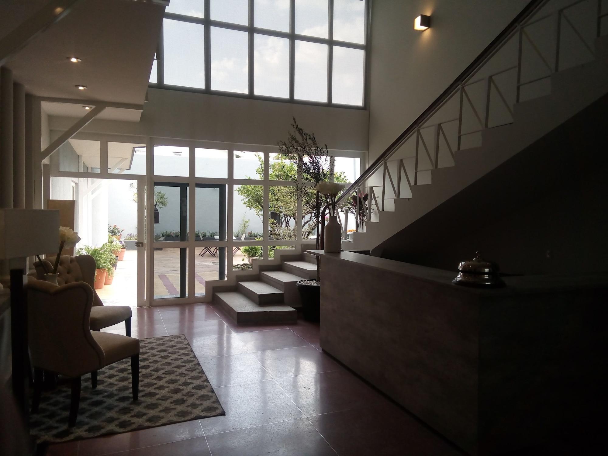 Varios Casa Massima Hotel