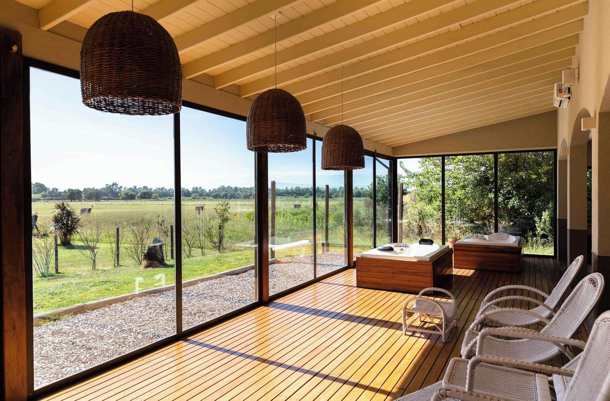 Spa Wyndham Garden Luján