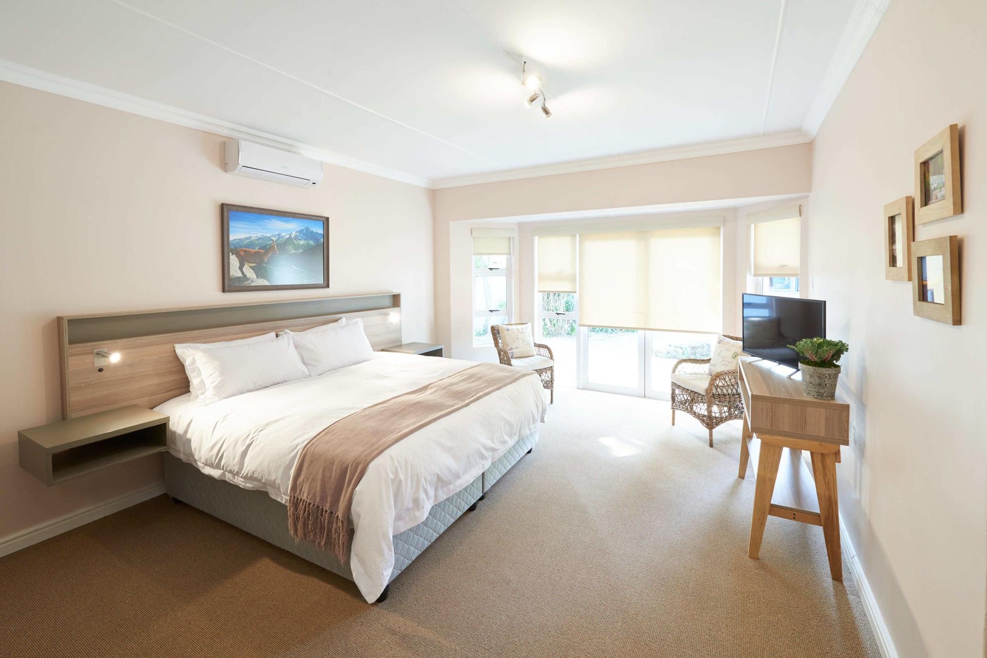 Varios Outeniqua Inn