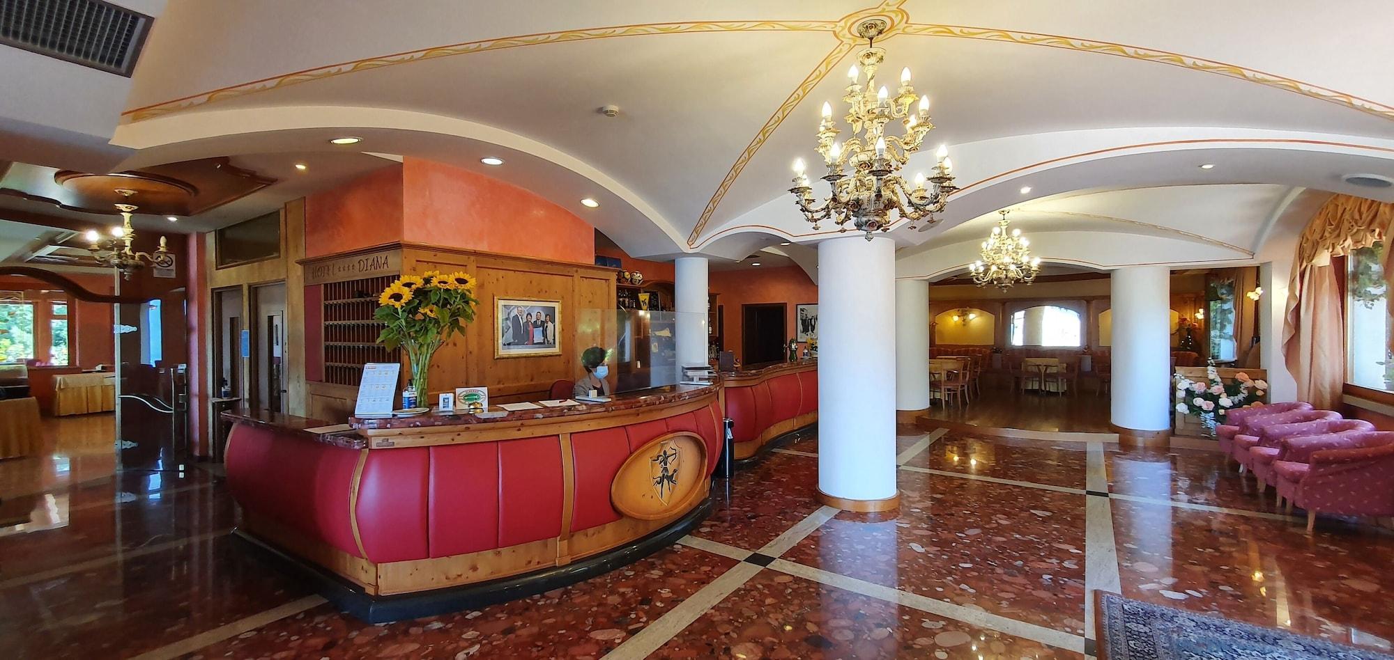 Vista Lobby Hotel Diana