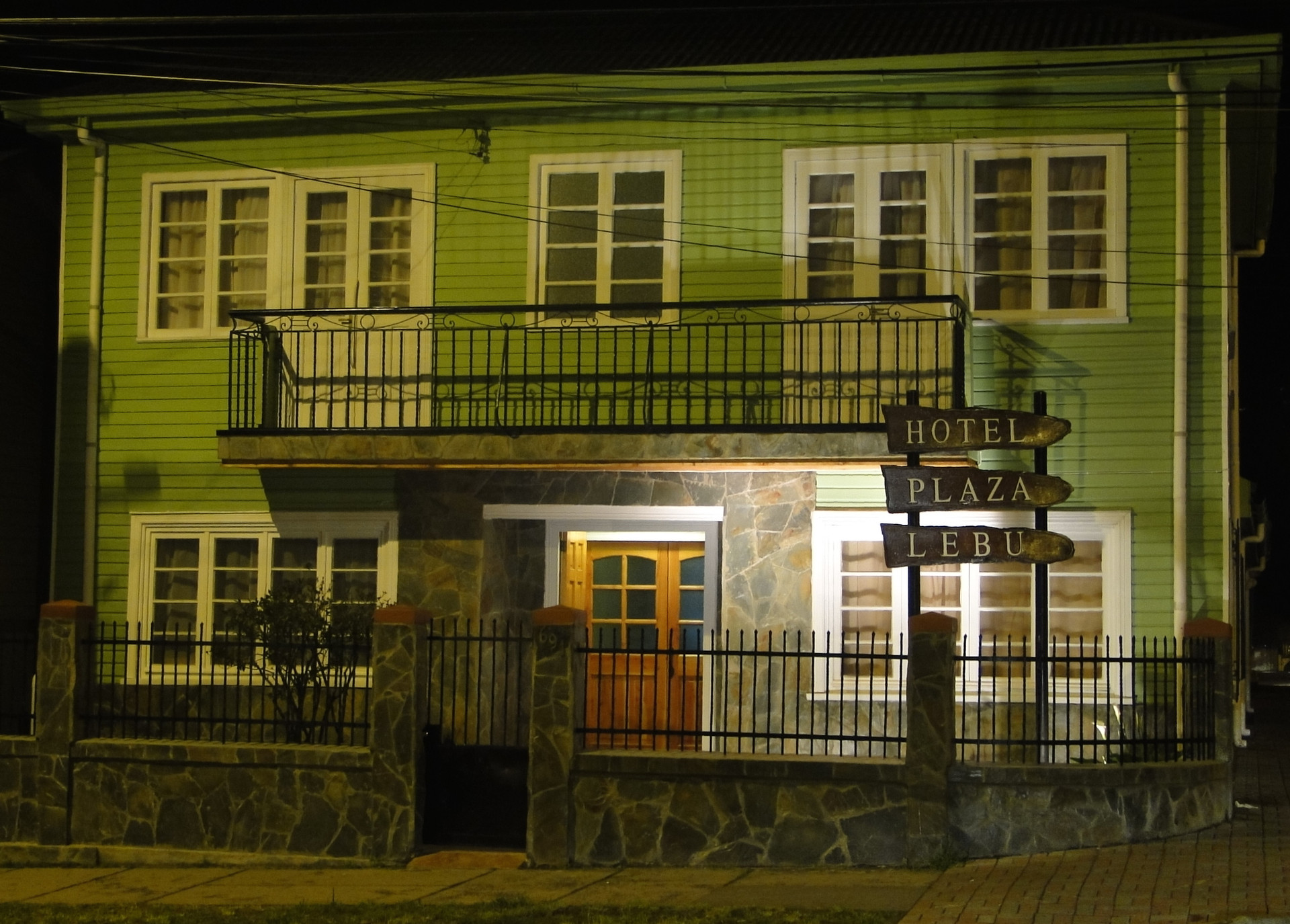 Vista Exterior Hotel Boutique Plaza Lebu