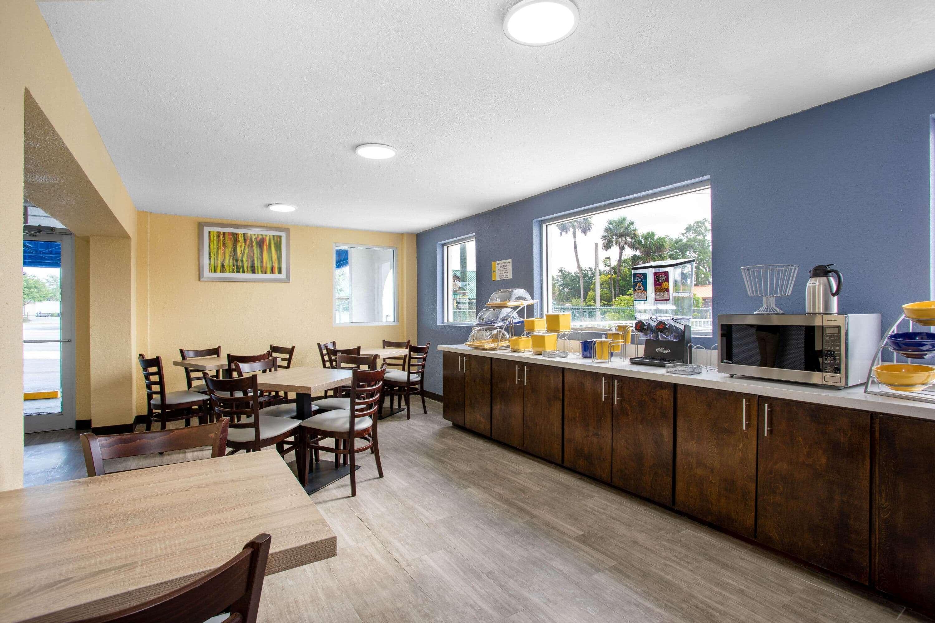 Restaurant Days Inn By Wyndham Apopka Orlando