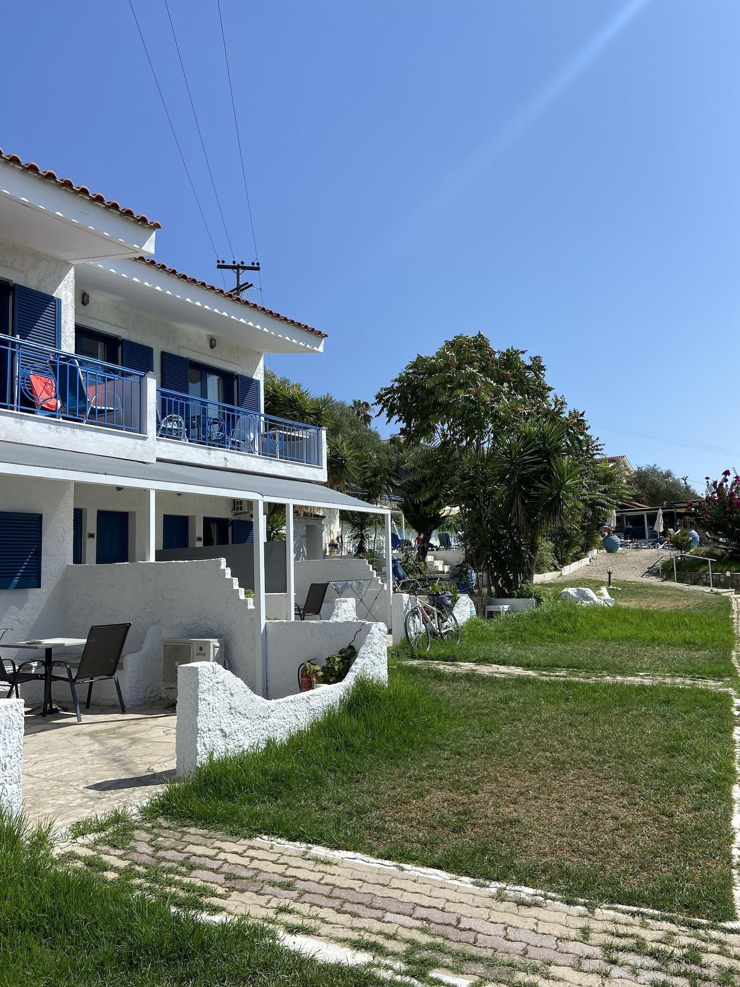 Vista Exterior Metaxatos Apartments