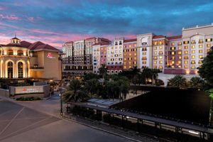 Alojamiento - Manila Marriott Hotel at Newport World Resorts