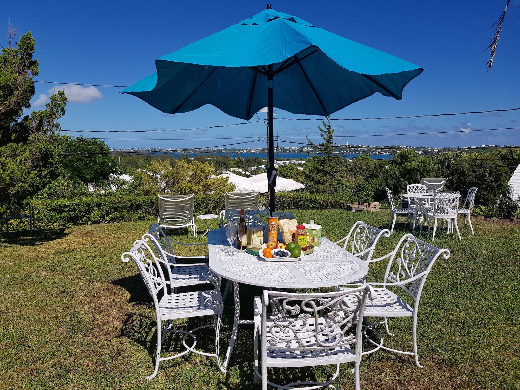 Restaurant Bermuda Connections Guest House