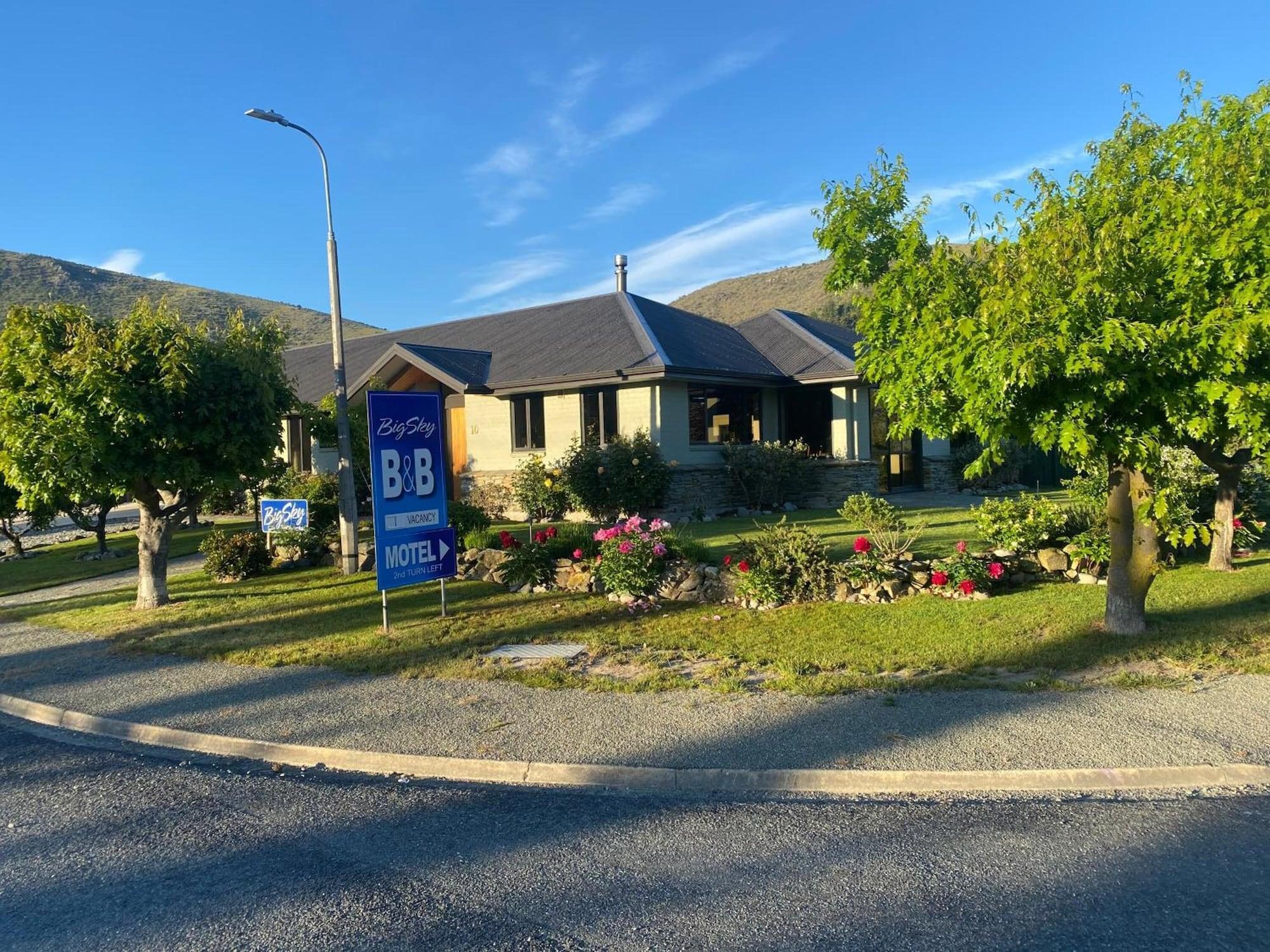 Vista Exterior BigSky Bed and Breakfast