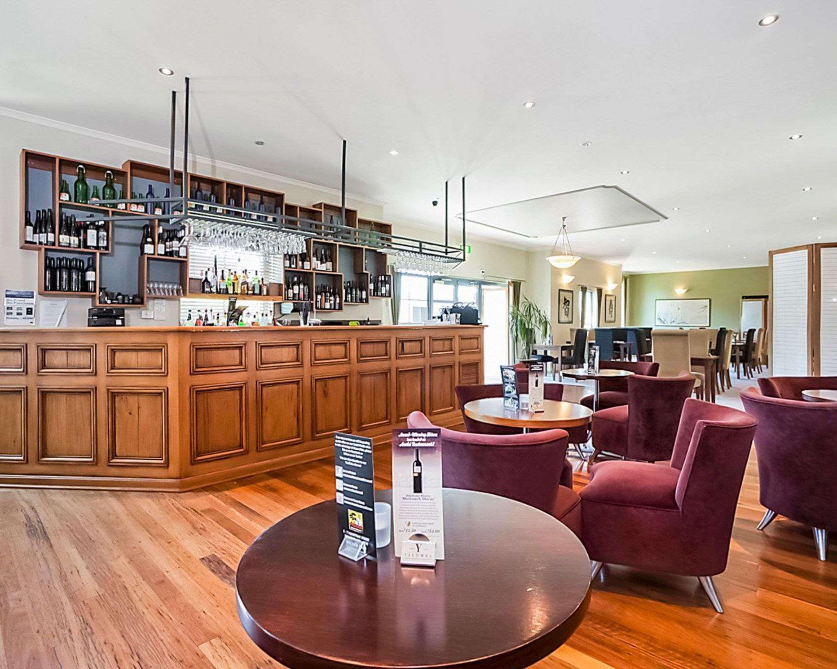 Bar/Salón Quality Inn & Suites The Menzies