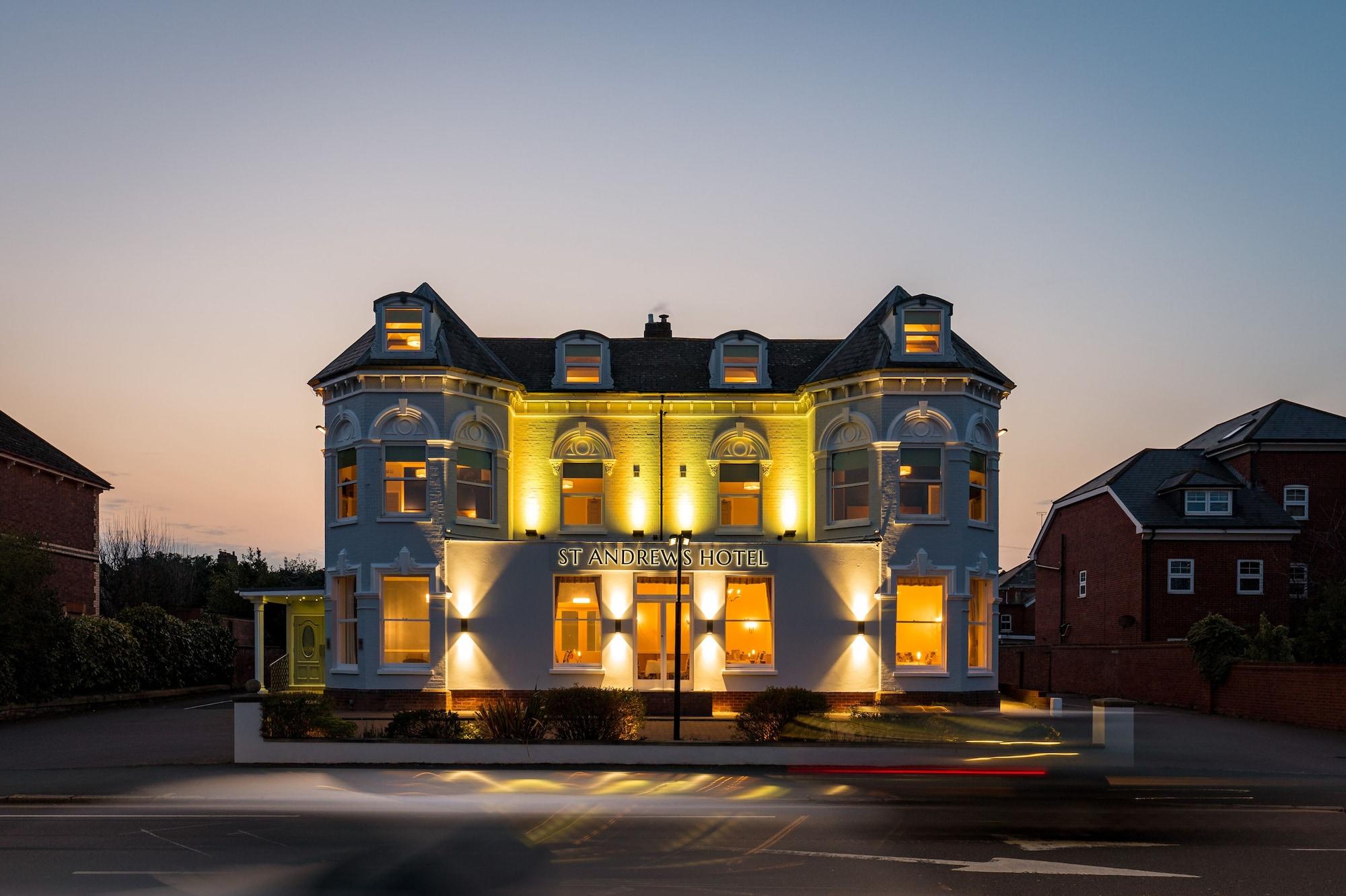 Varios St Andrews Hotel
