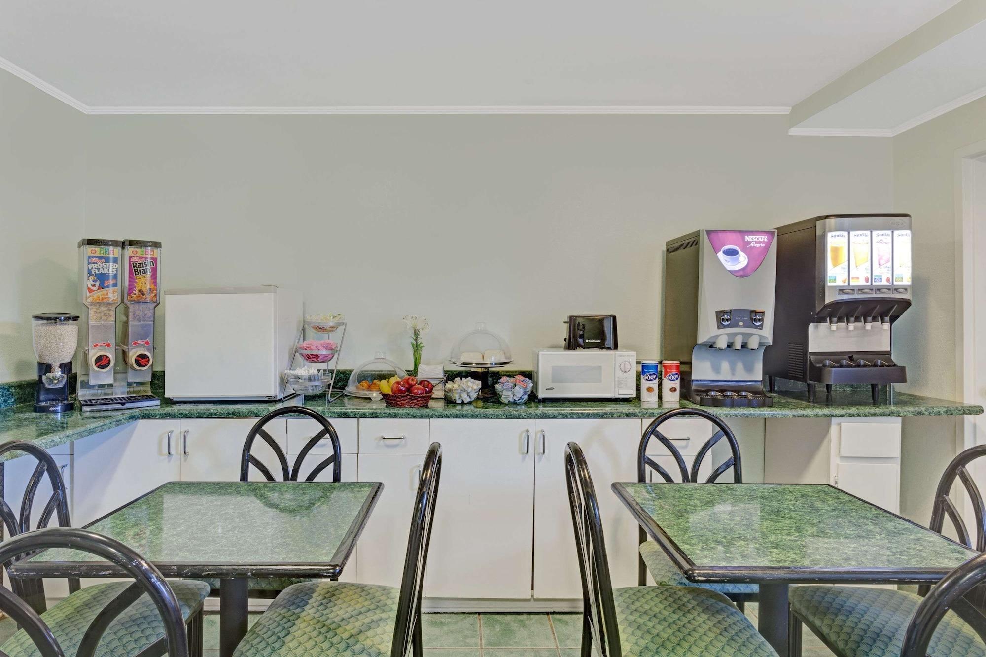Restaurant Travelodge by Wyndham Williamsburg Colonial Area