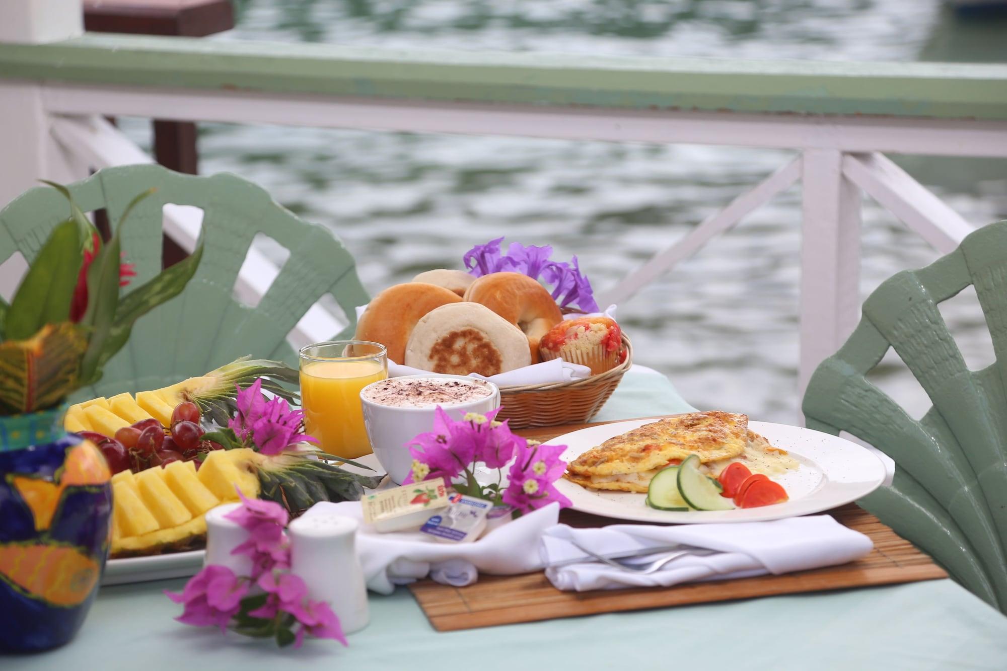 Restaurant Marigot Beach Club and Dive Resort