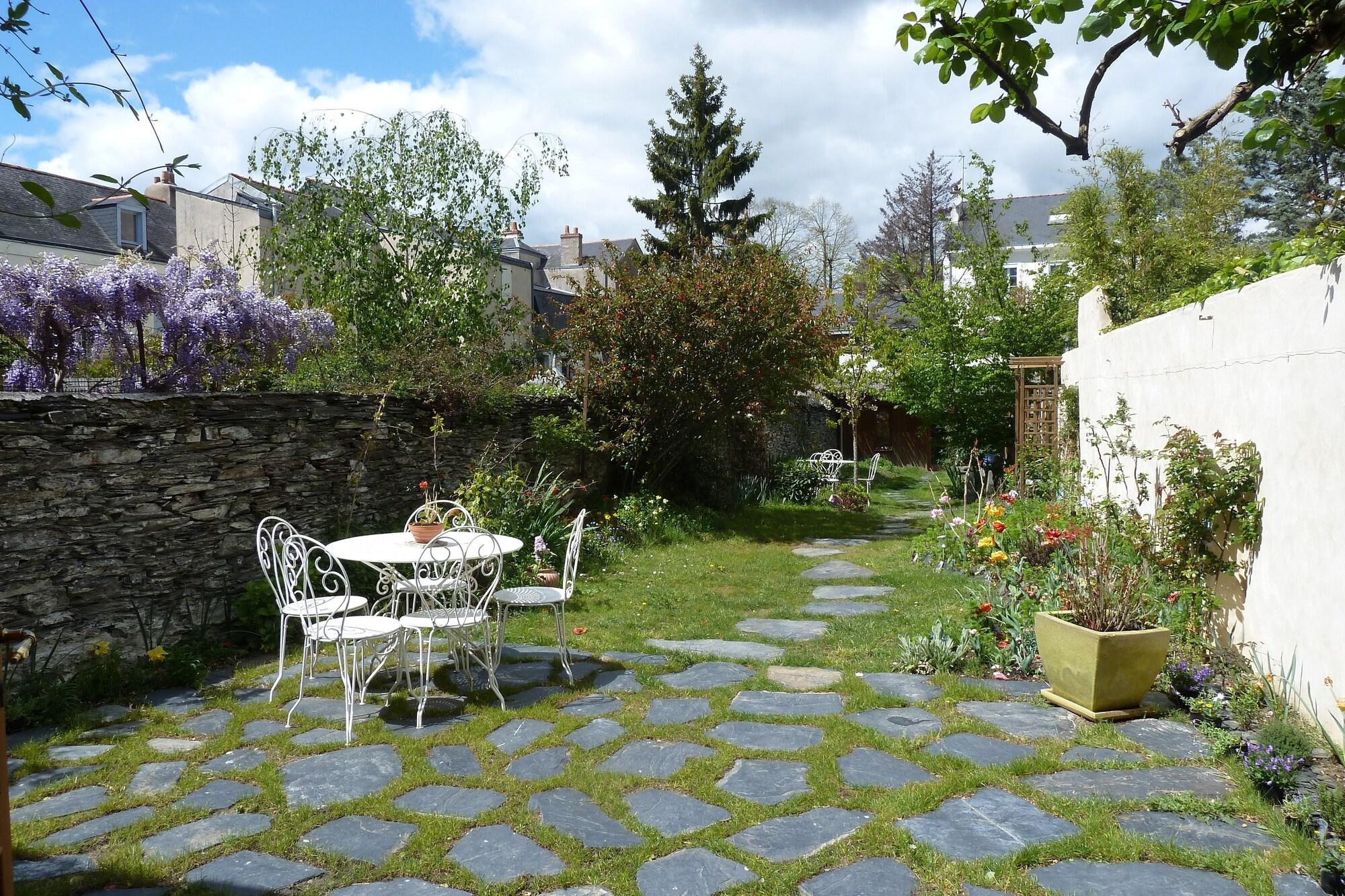 Vista Exterior Le Petit Quernon