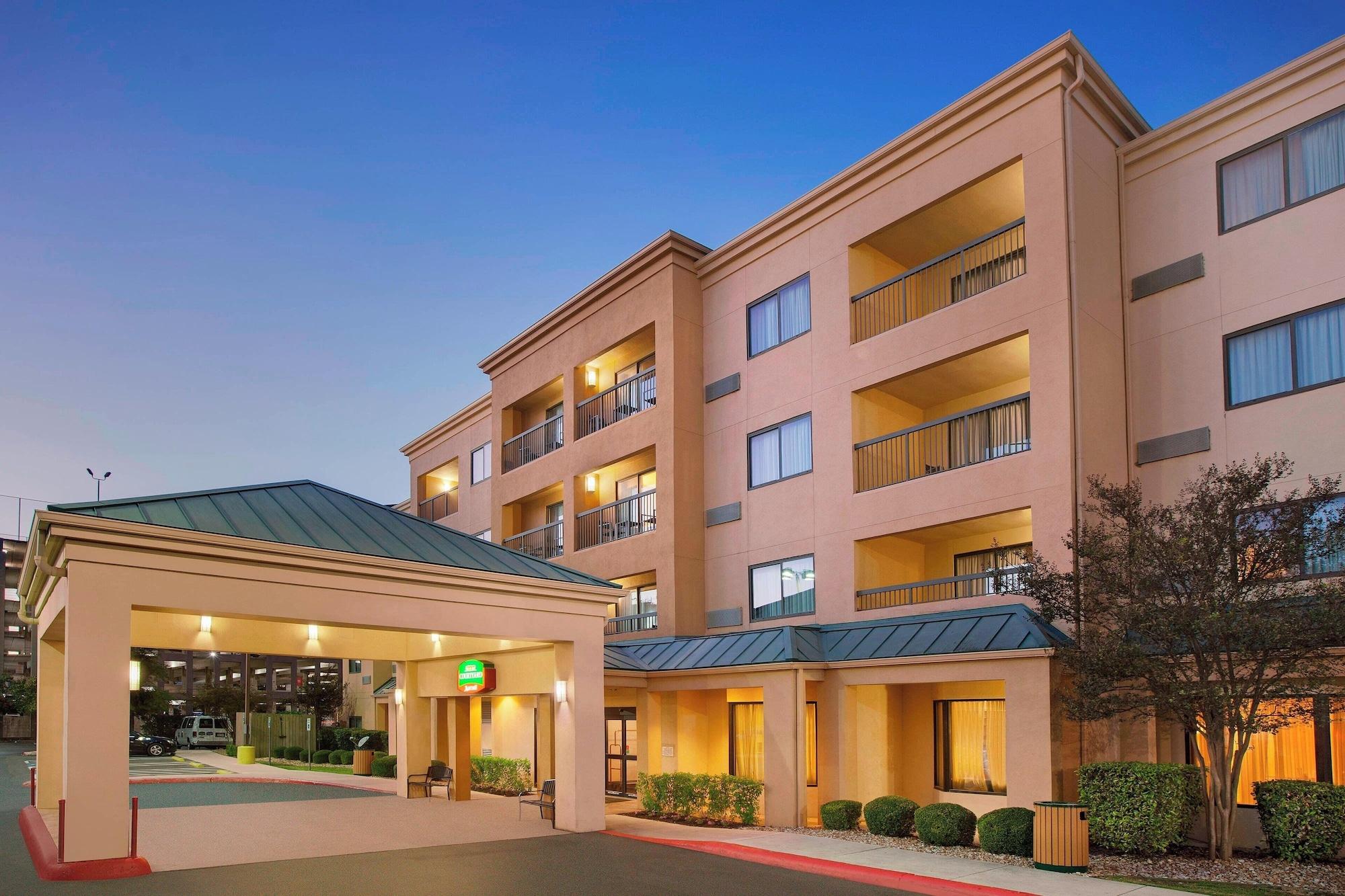 Vista Exterior Courtyard by Marriott San Antonio Airport/North Star Mall