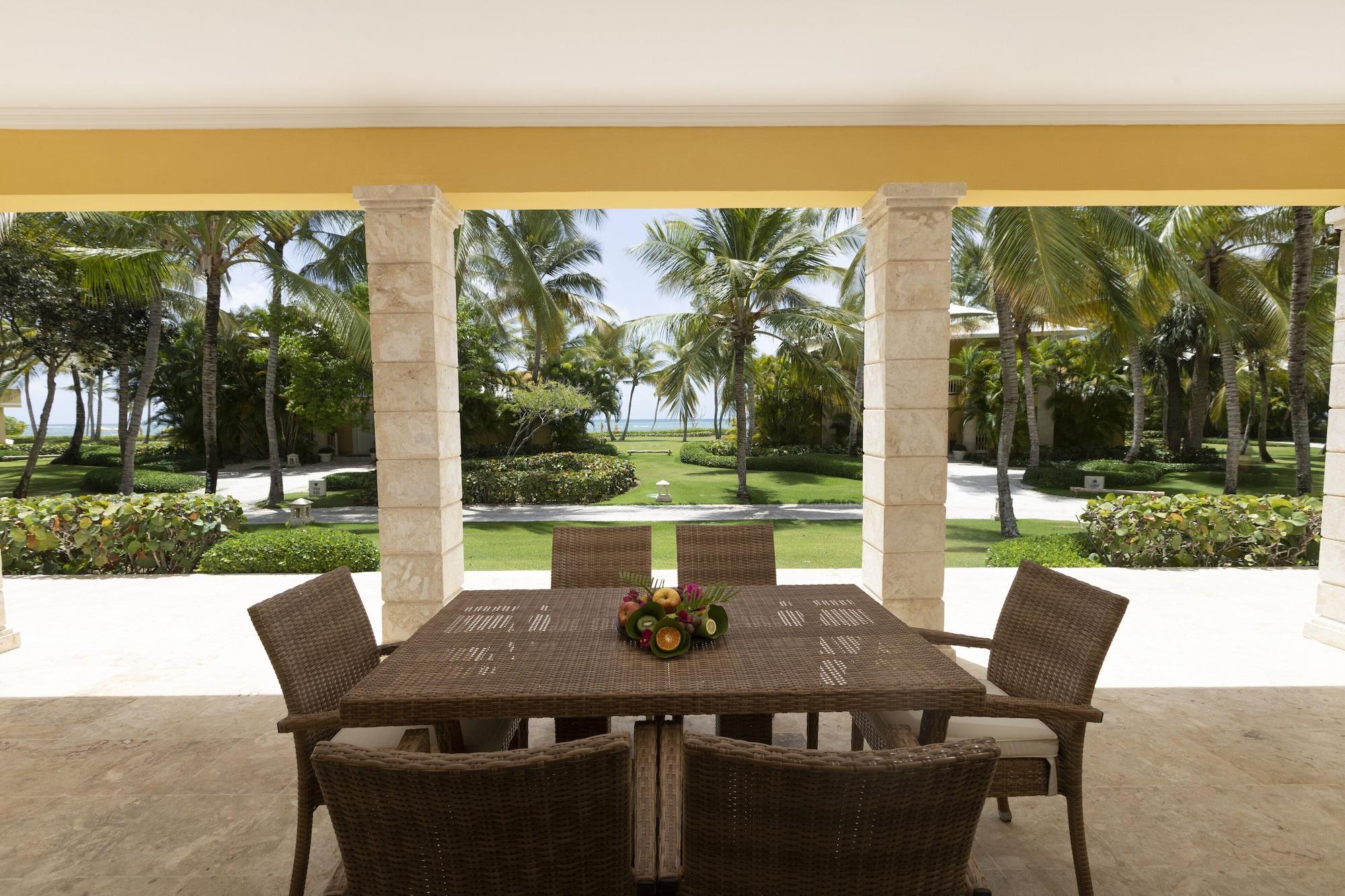 Playa Tortuga Bay Hotel