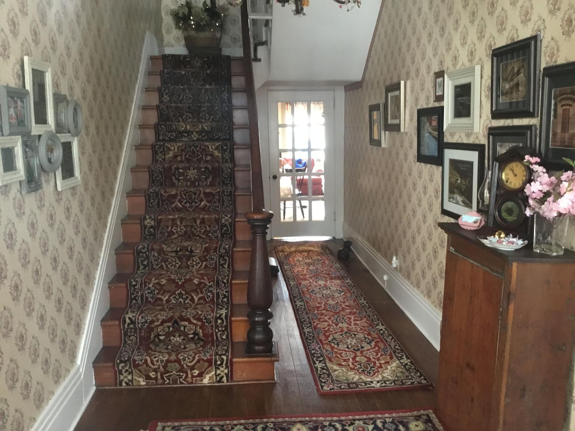Vista Lobby Riffles and Runs B & B