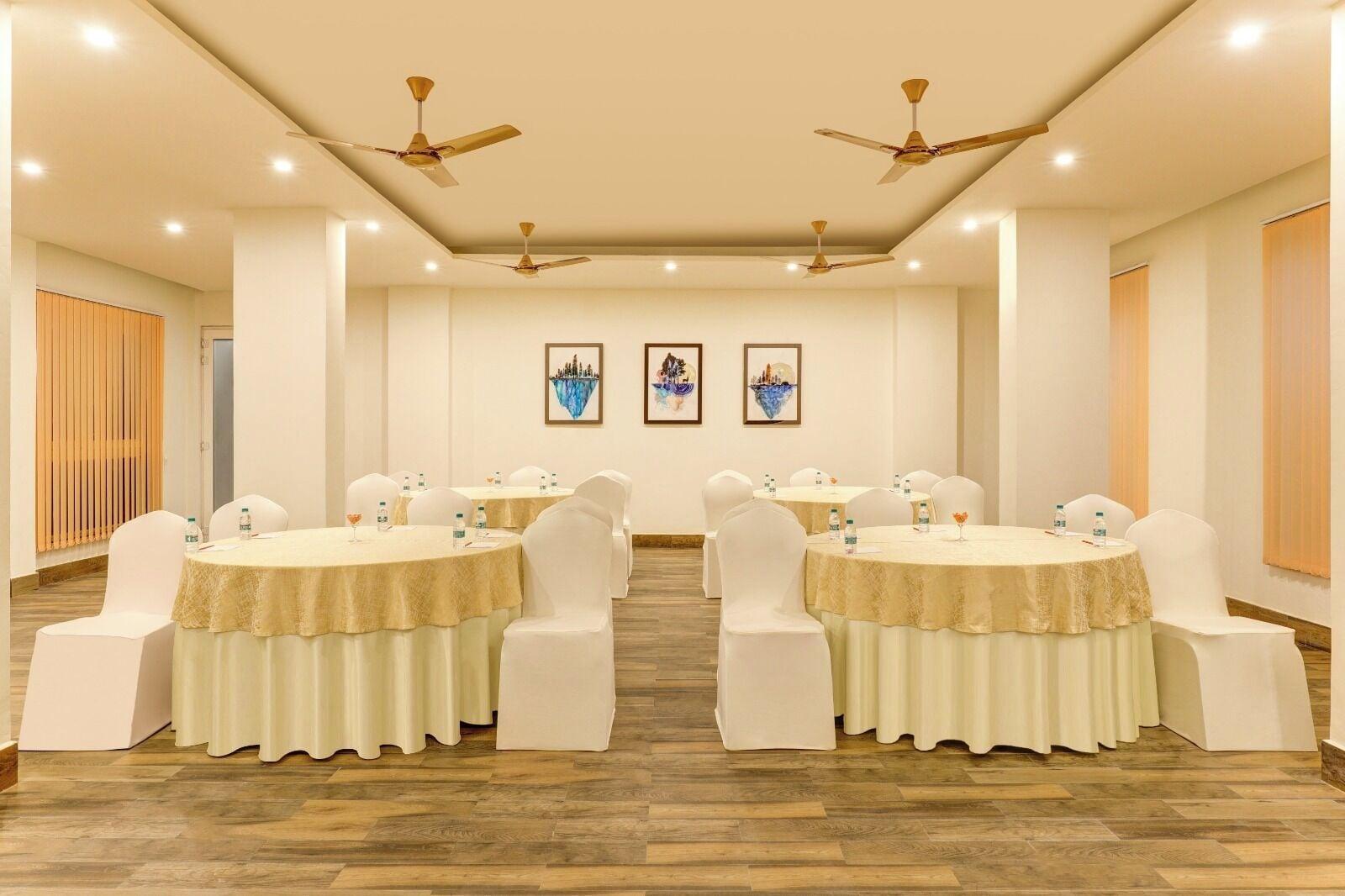 Salón de Baile N3N Ganga Retreat by Stotrak