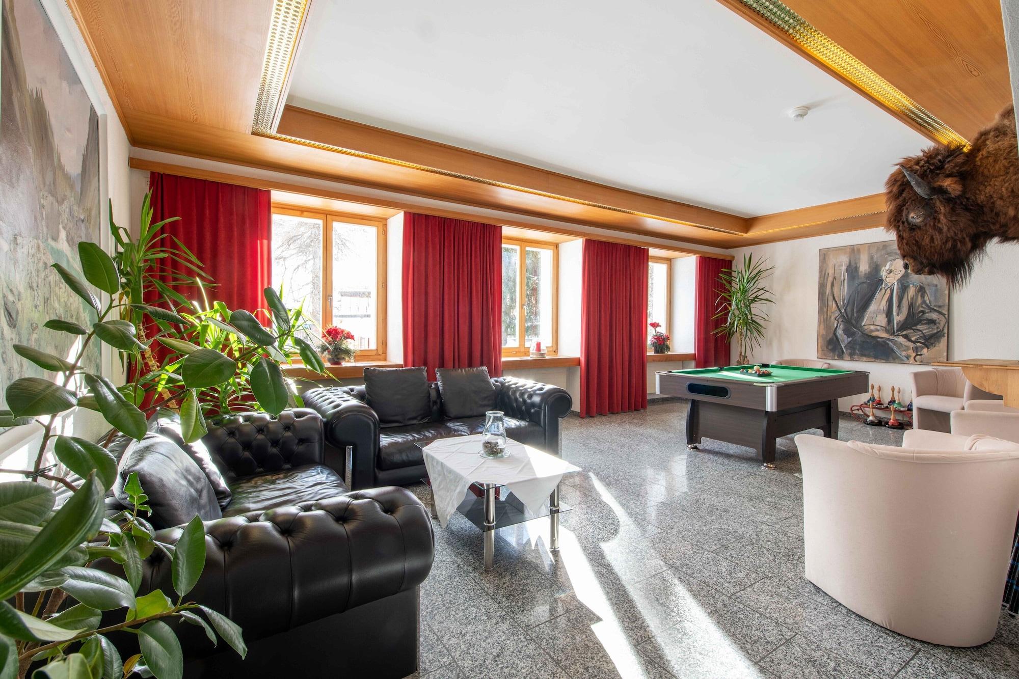Bar/Salón Hotel Grischuna