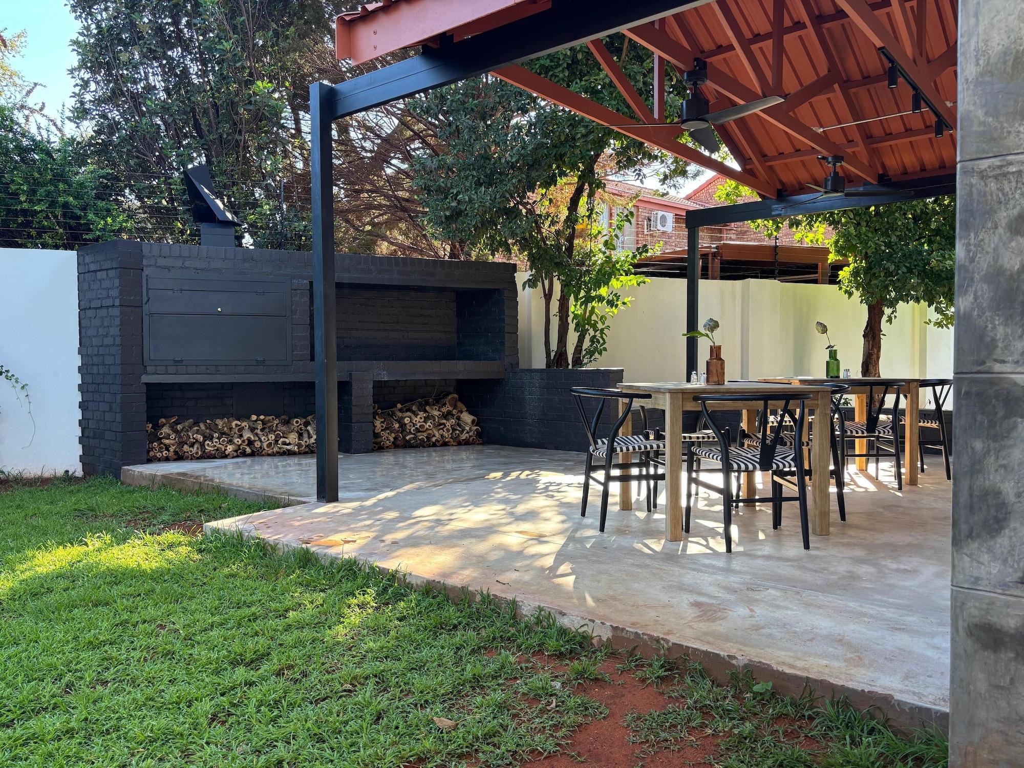 Vista Exterior The Kathu Grand