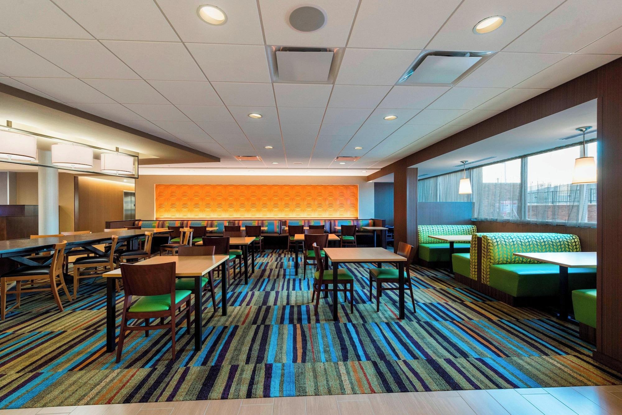 Restaurant Fairfield by Marriott Inn & Suites Palm Desert Coachella Valley