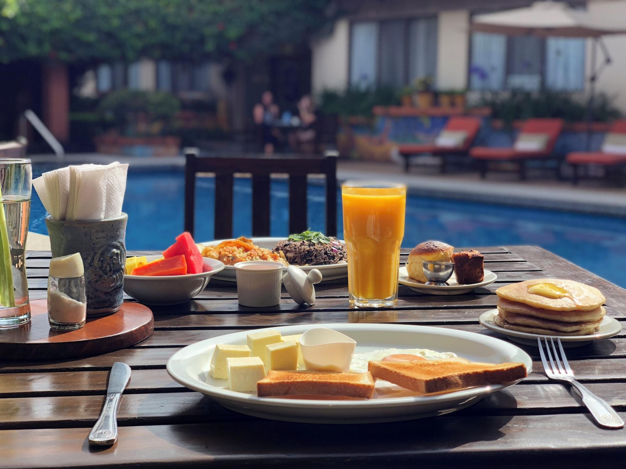 Restaurant La Sabana Hotel Suites Apartments