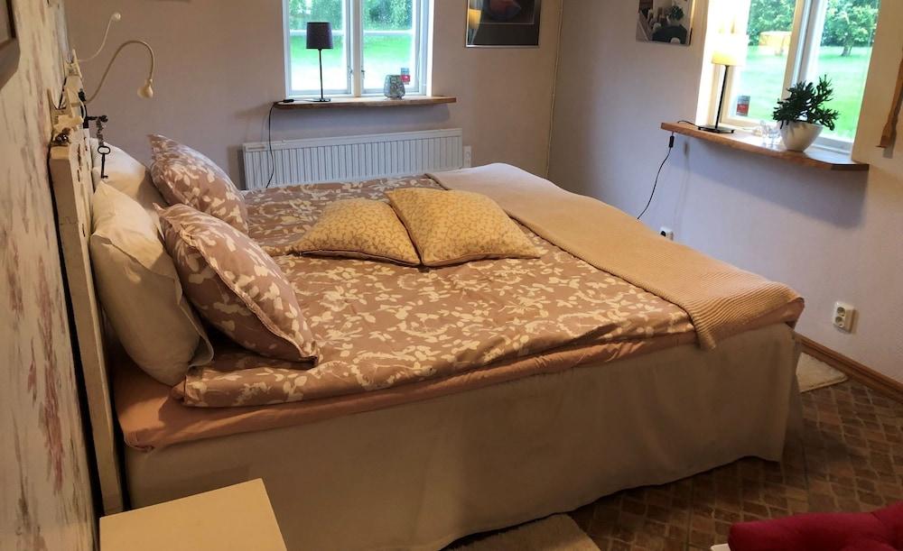 Varios Sanddala Bed & Breakfast