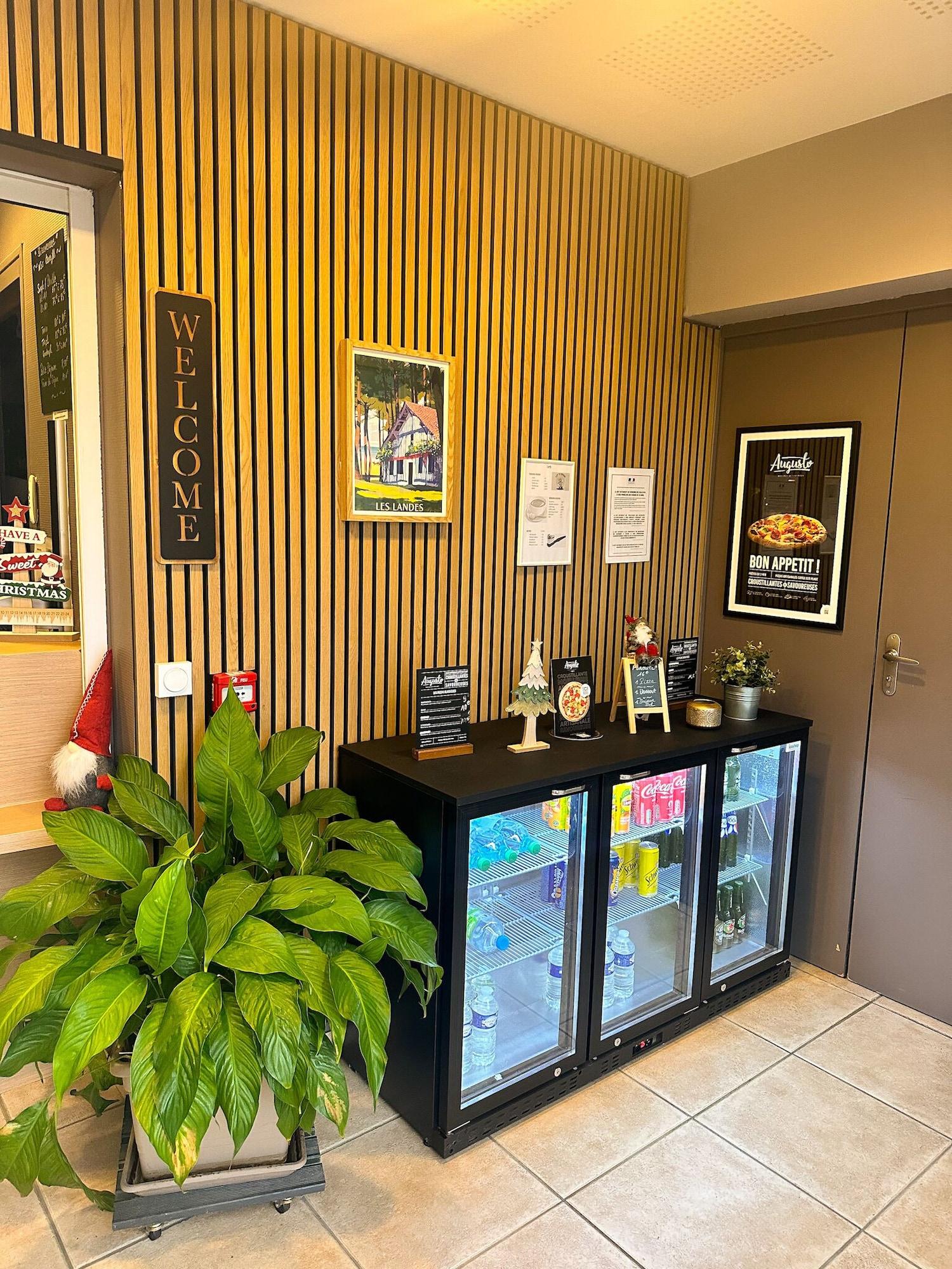 Vista Lobby Sure Hotel by Best Western Mont-de-Marsan