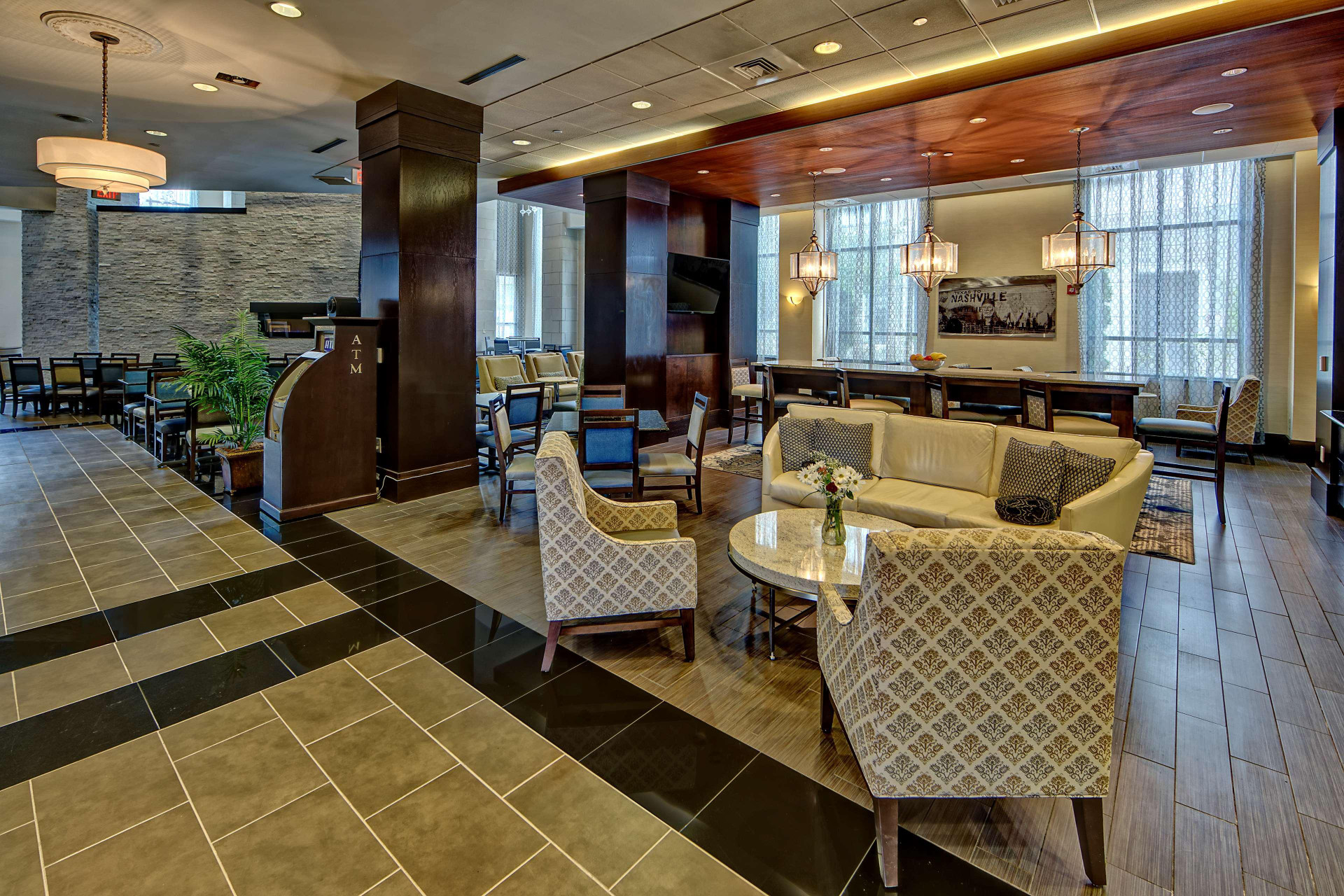 Vista Lobby Hampton Inn & Suites Nashville Downtown