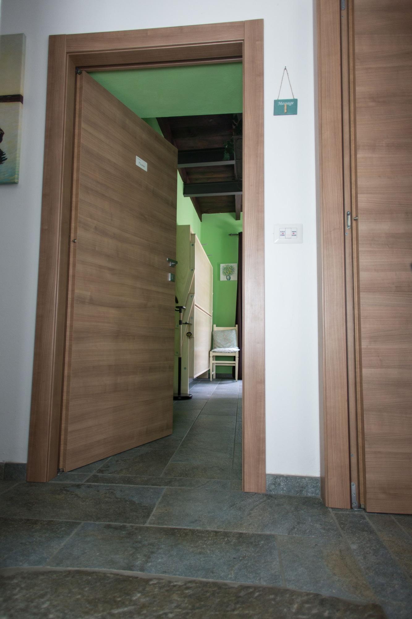 Varios La Casa sul Sasso