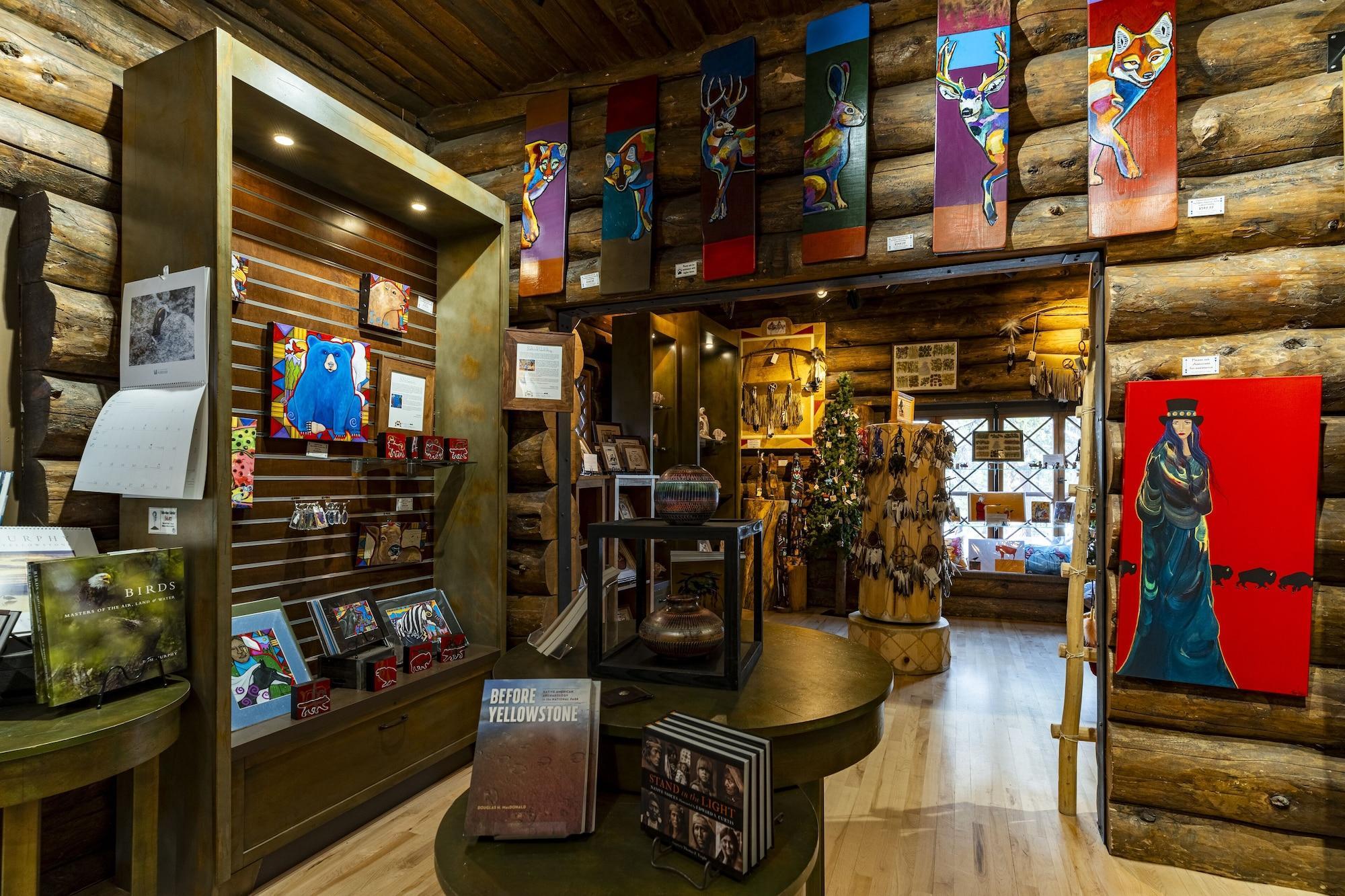 Instalaciones Recreativas Old Faithful Inn - Inside the Park