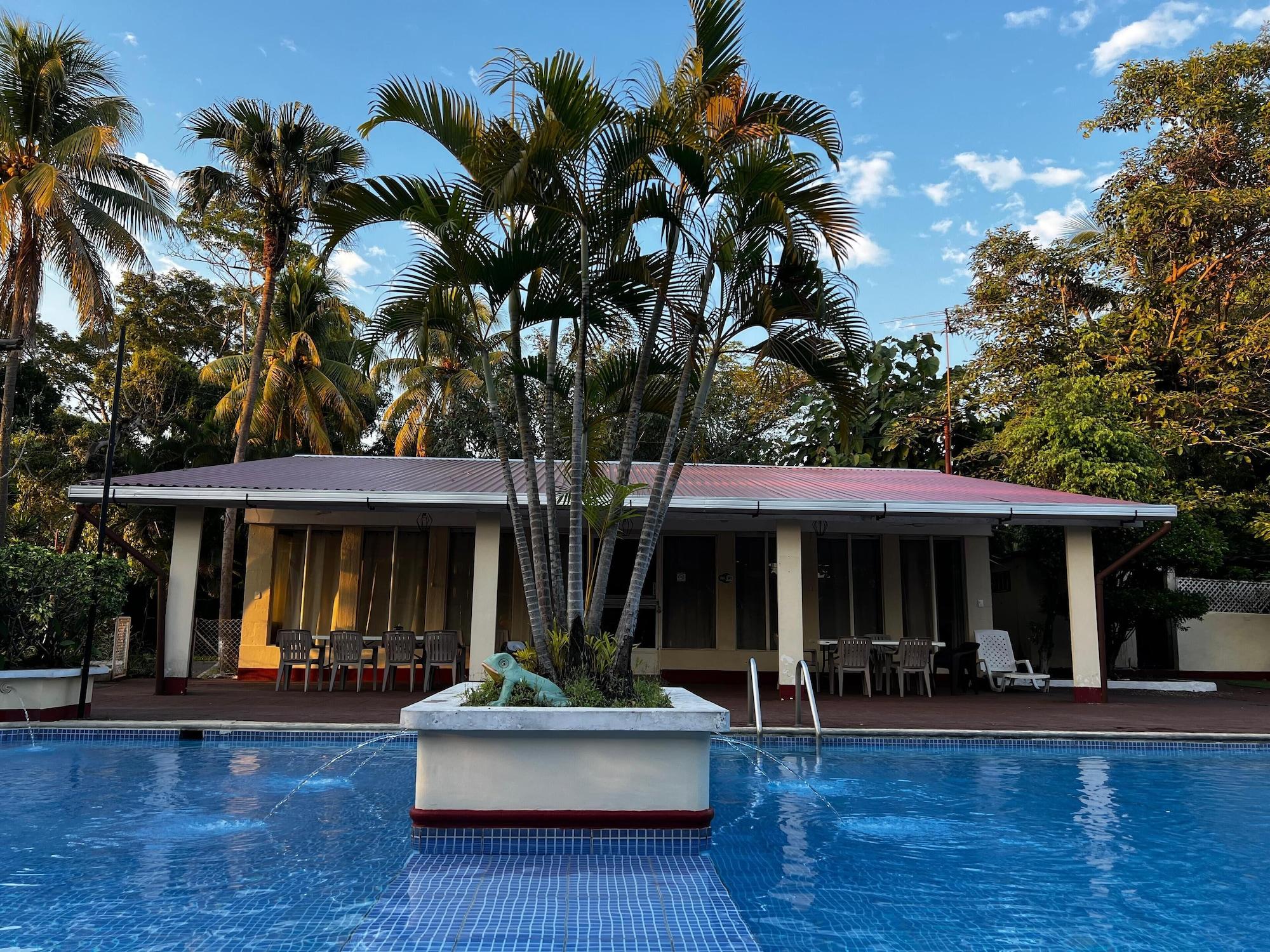Vista Piscina Hotel La Colonia