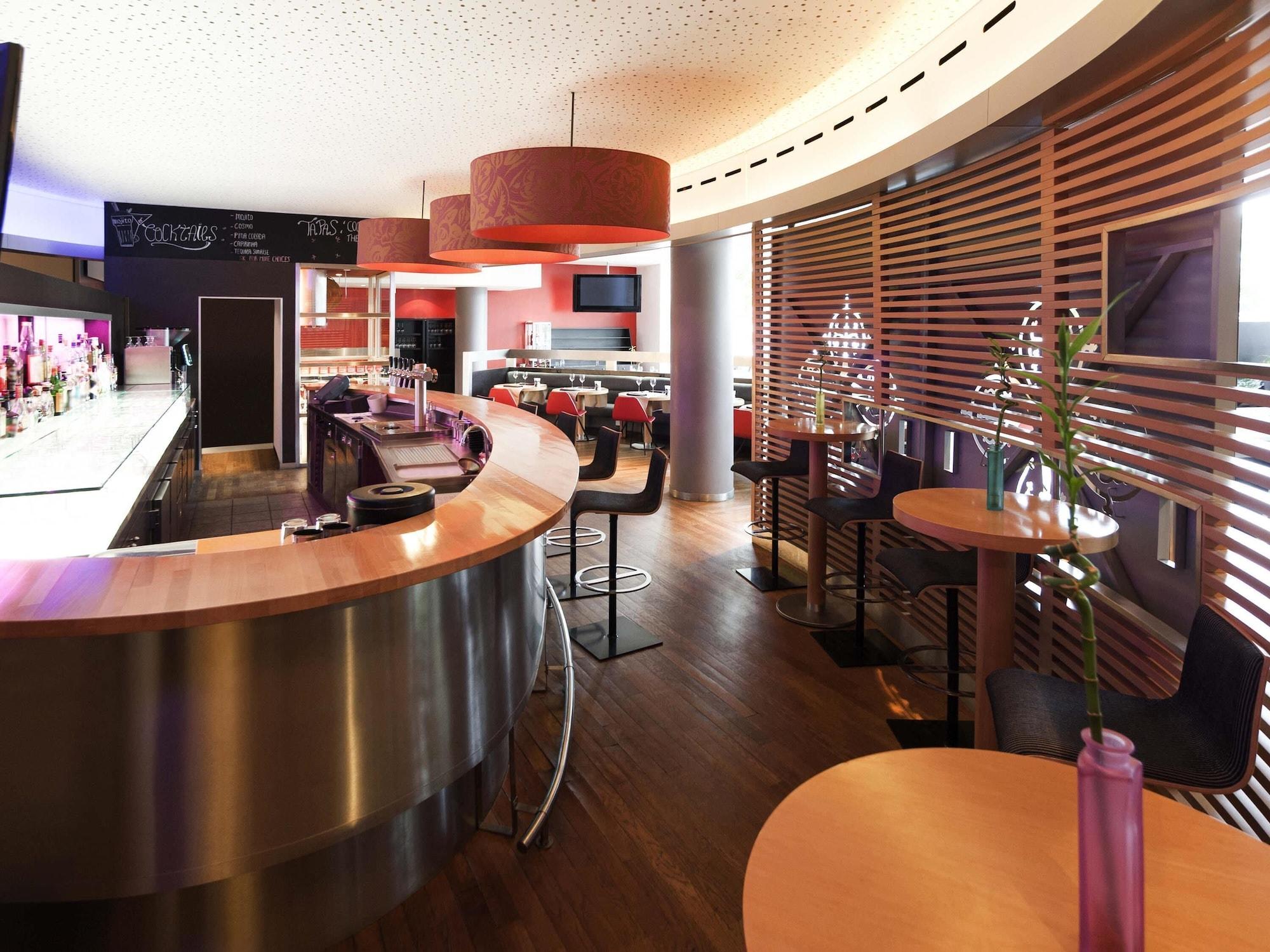 Bar/Salón Novotel Leuven Centrum