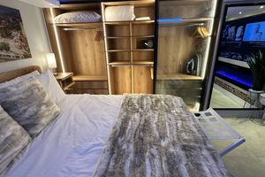 Alquiler Vacacional - Stylish 1BR Getaway, Jacuzzi, Fireplace, Gym and AC