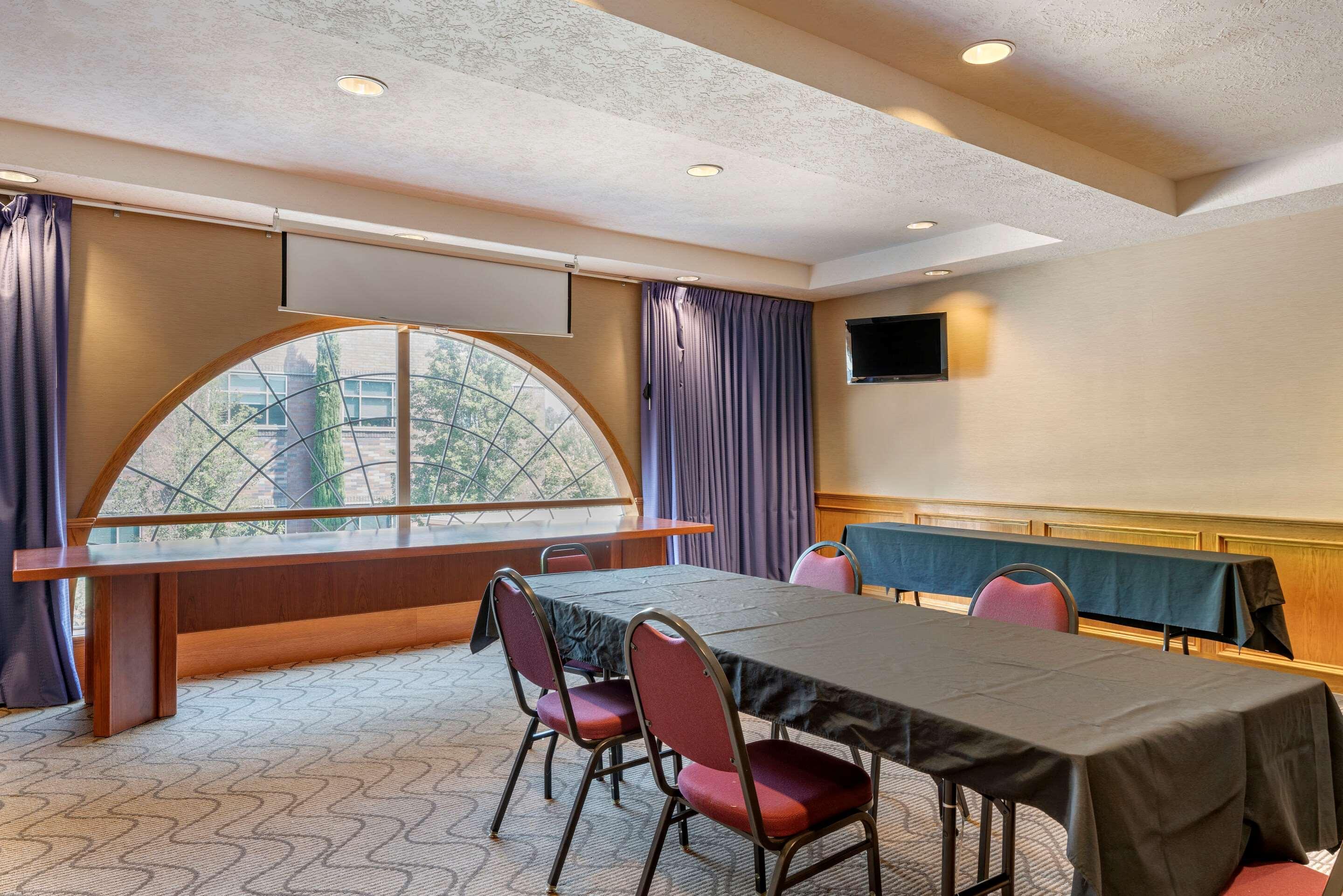 Centro de Negocios Comfort Suites Salem