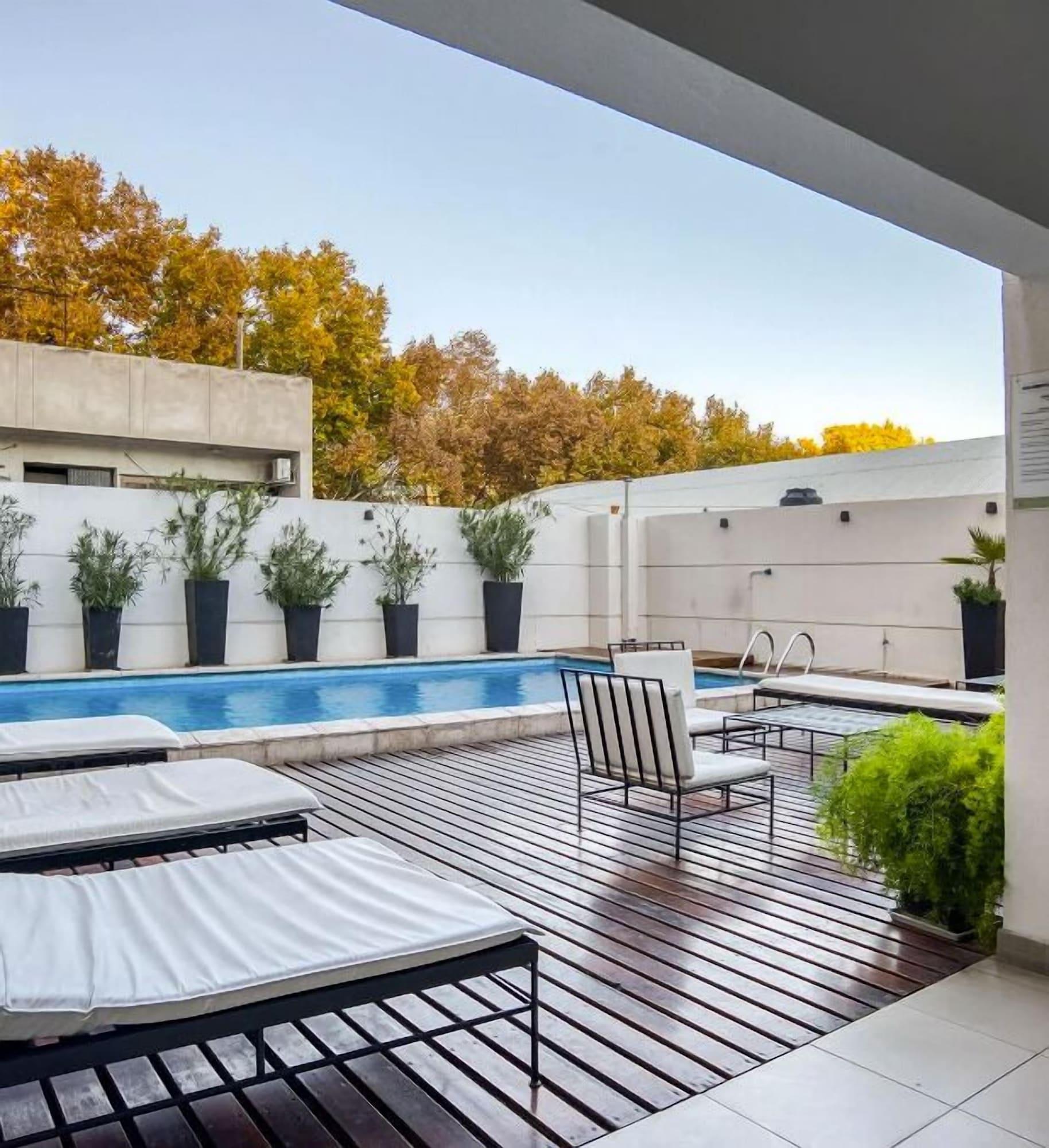 Varios Premium Tower Suites