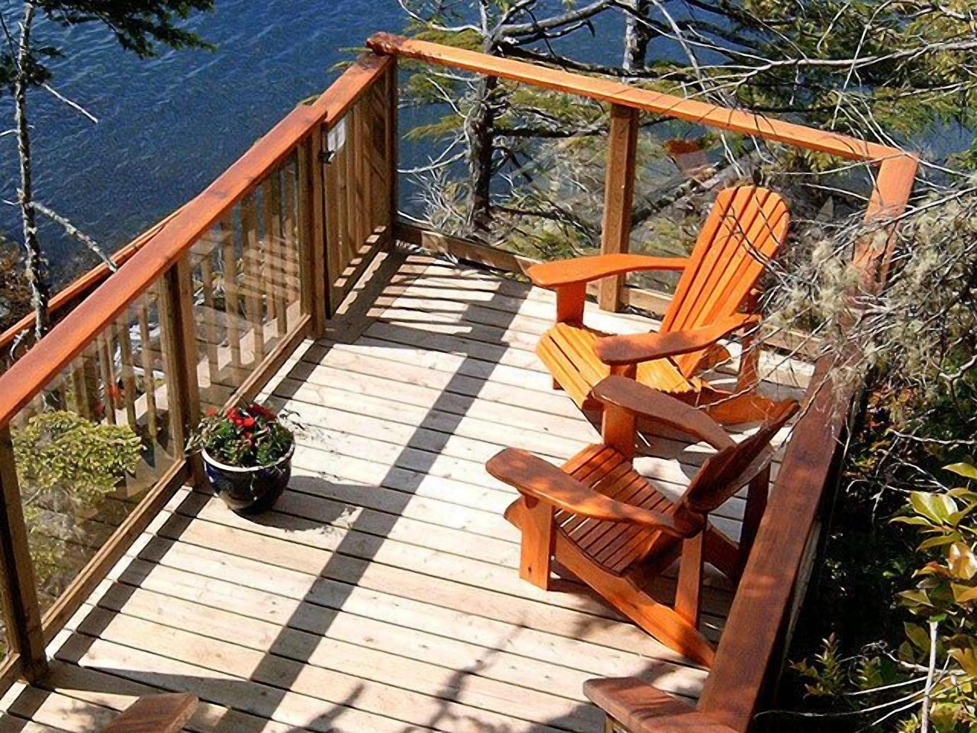 Comodidades del Alojamiento Reef Point Oceanfront B & B