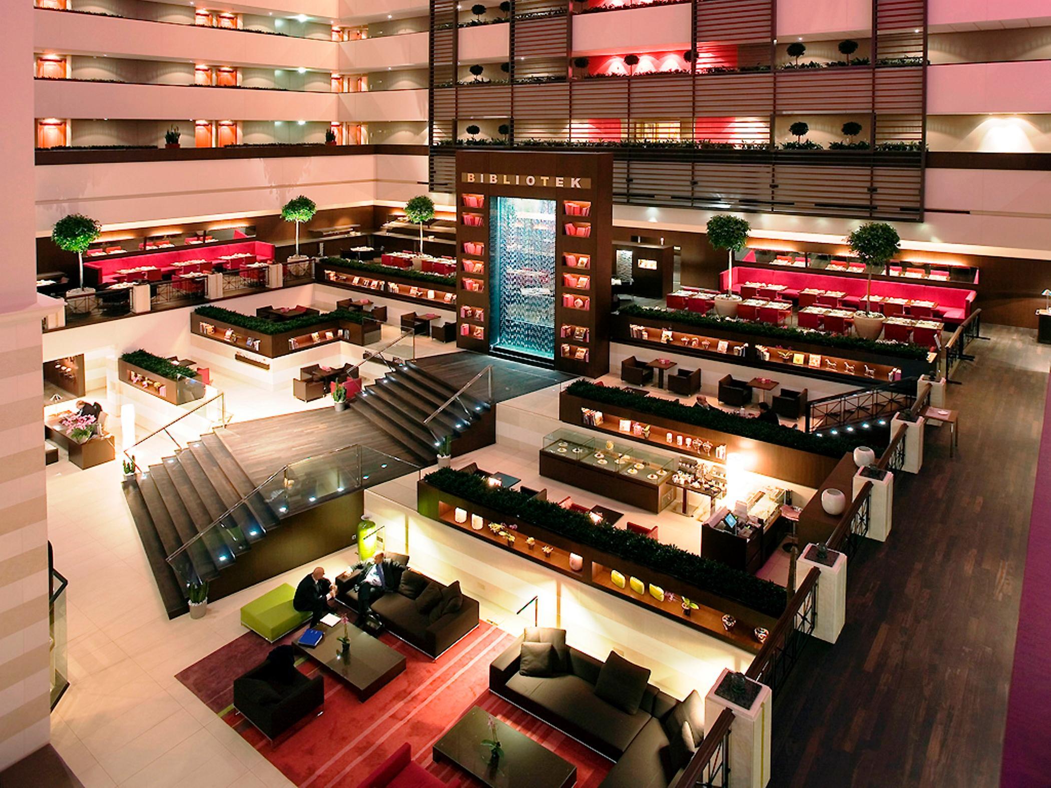 Vista Lobby Sofitel Budapest Chain Bridge