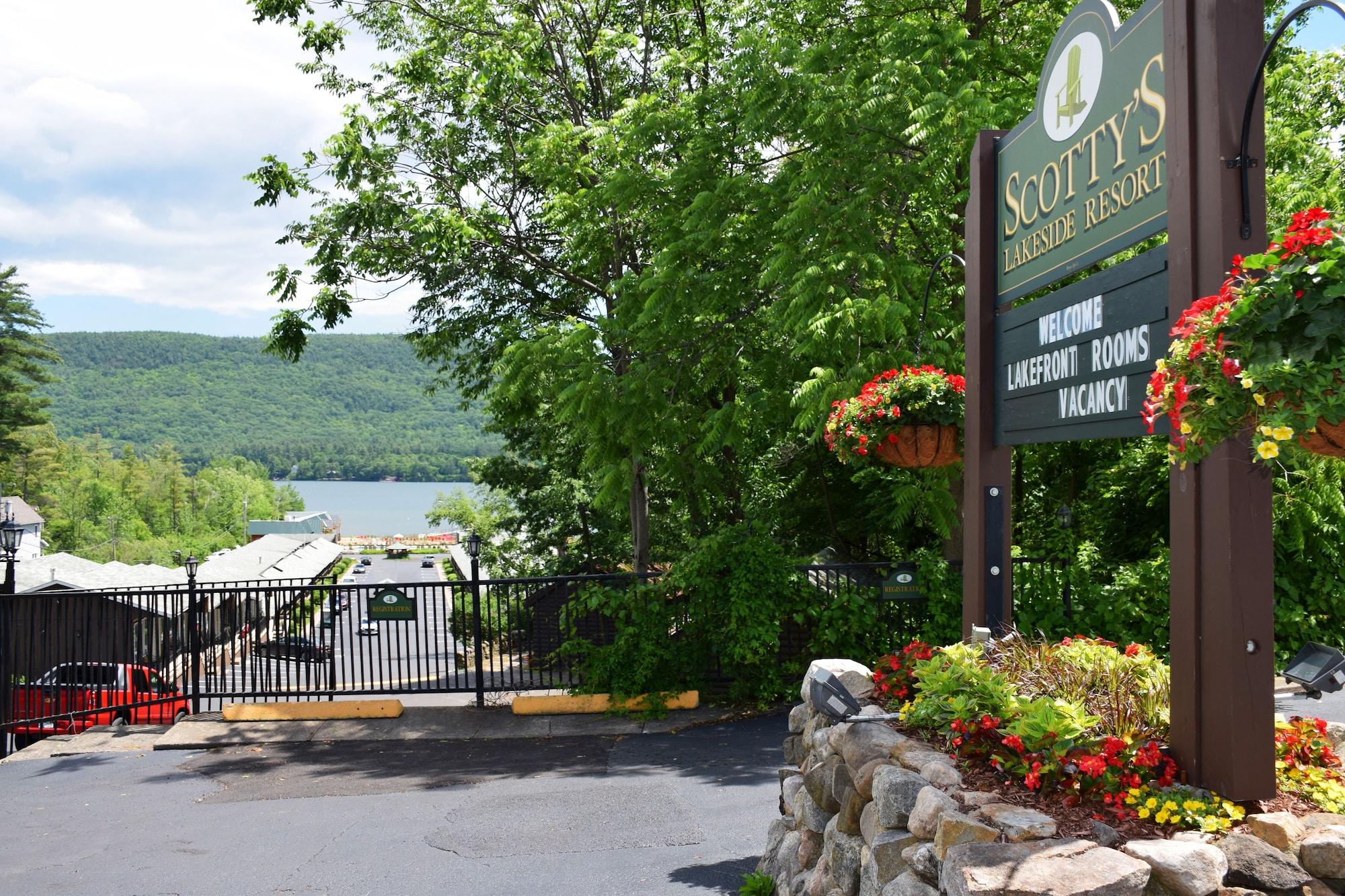 Vista Exterior Scotty's Lakeside Resort