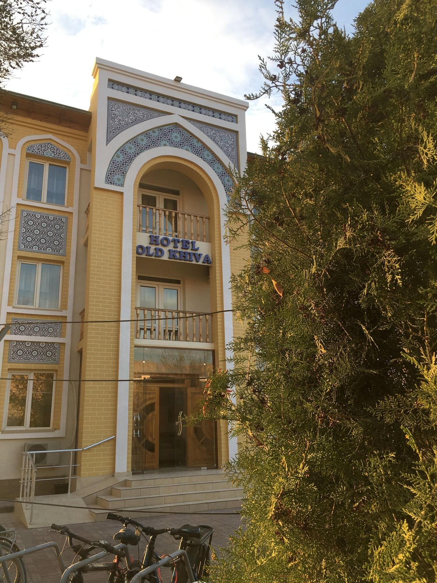 Equipamiento de Habitación OLDKHIVA