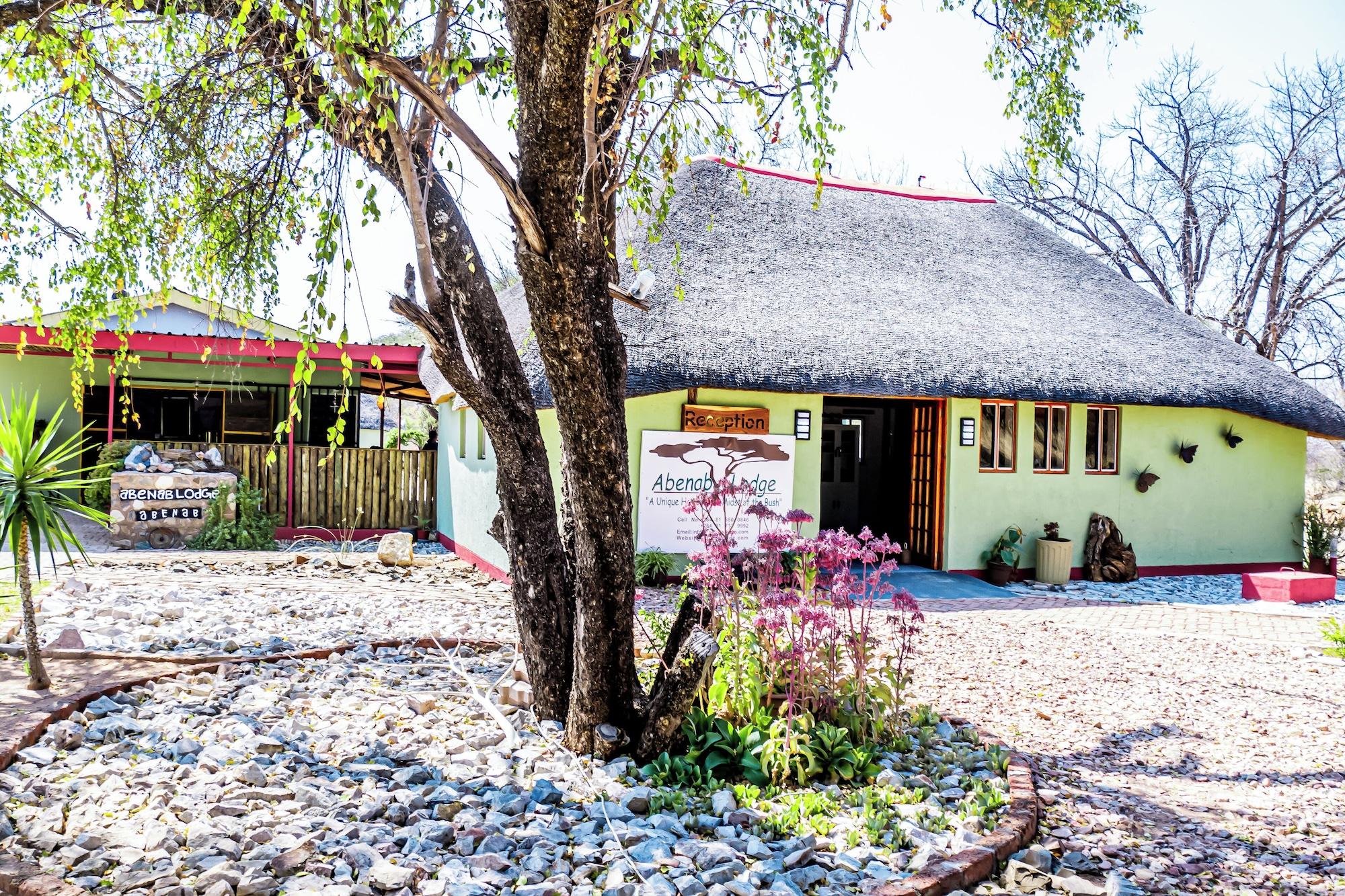 Vista Exterior Abenab Lodge & Tours CC