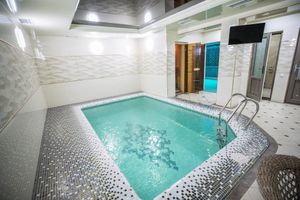 Alojamiento - Leader Hotel