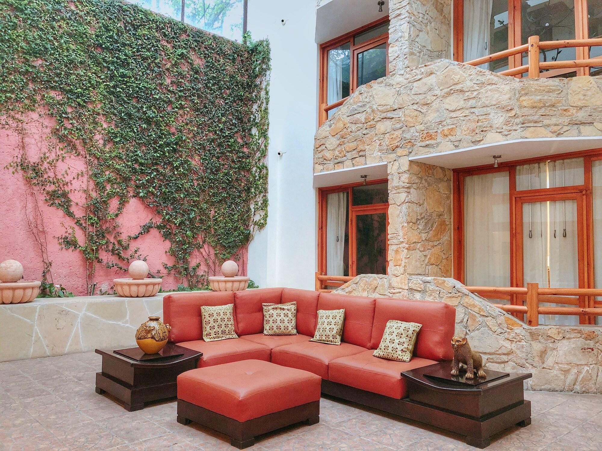 Vista Exterior Plaza Magnolias Suites