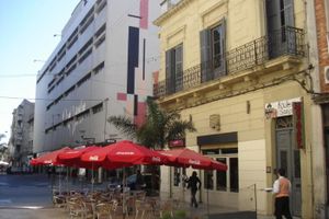 Alojamiento - Boulevard Sarandi Hostel