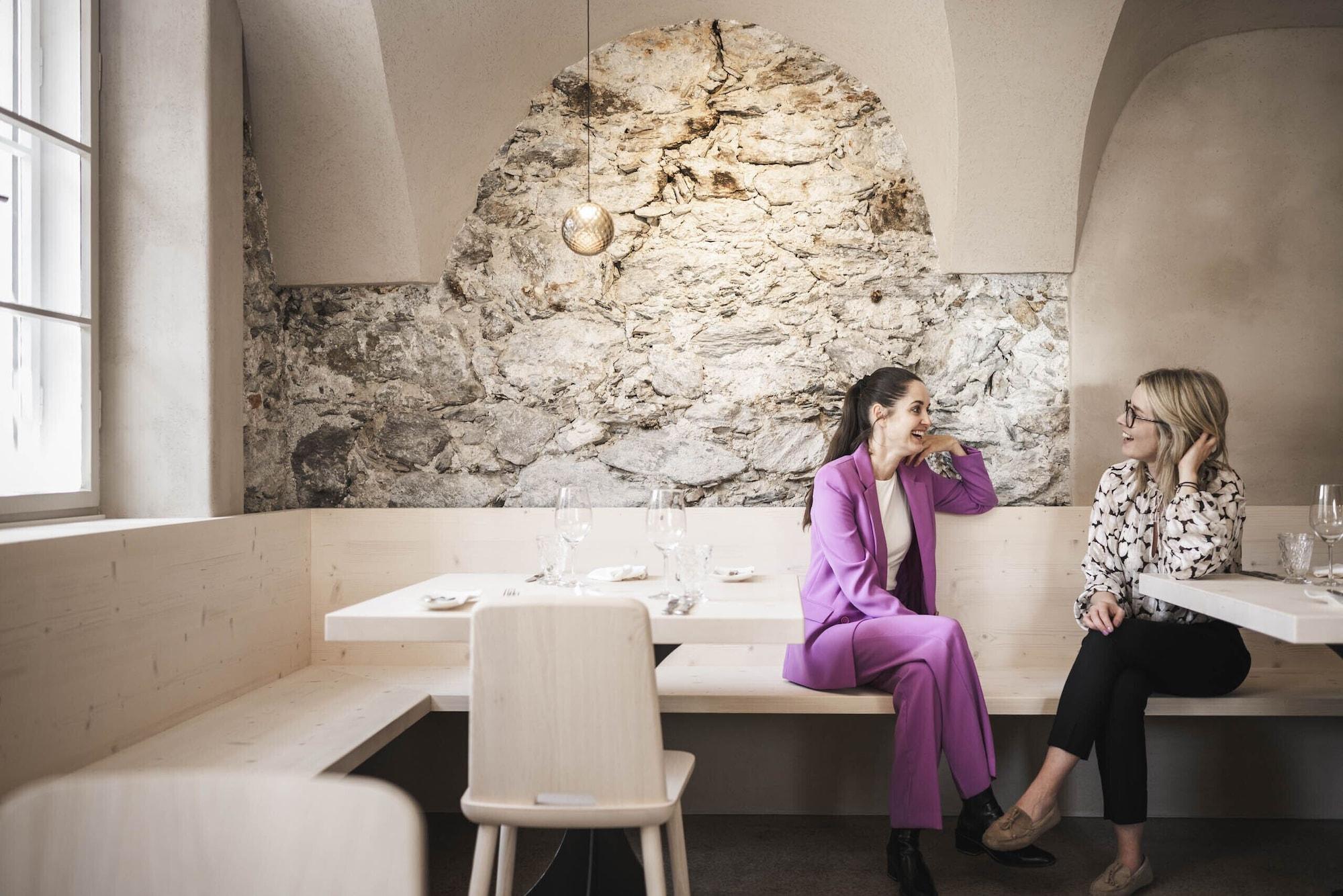 Vista Lobby Hotel Strasserwirt Ansitz zu Tirol