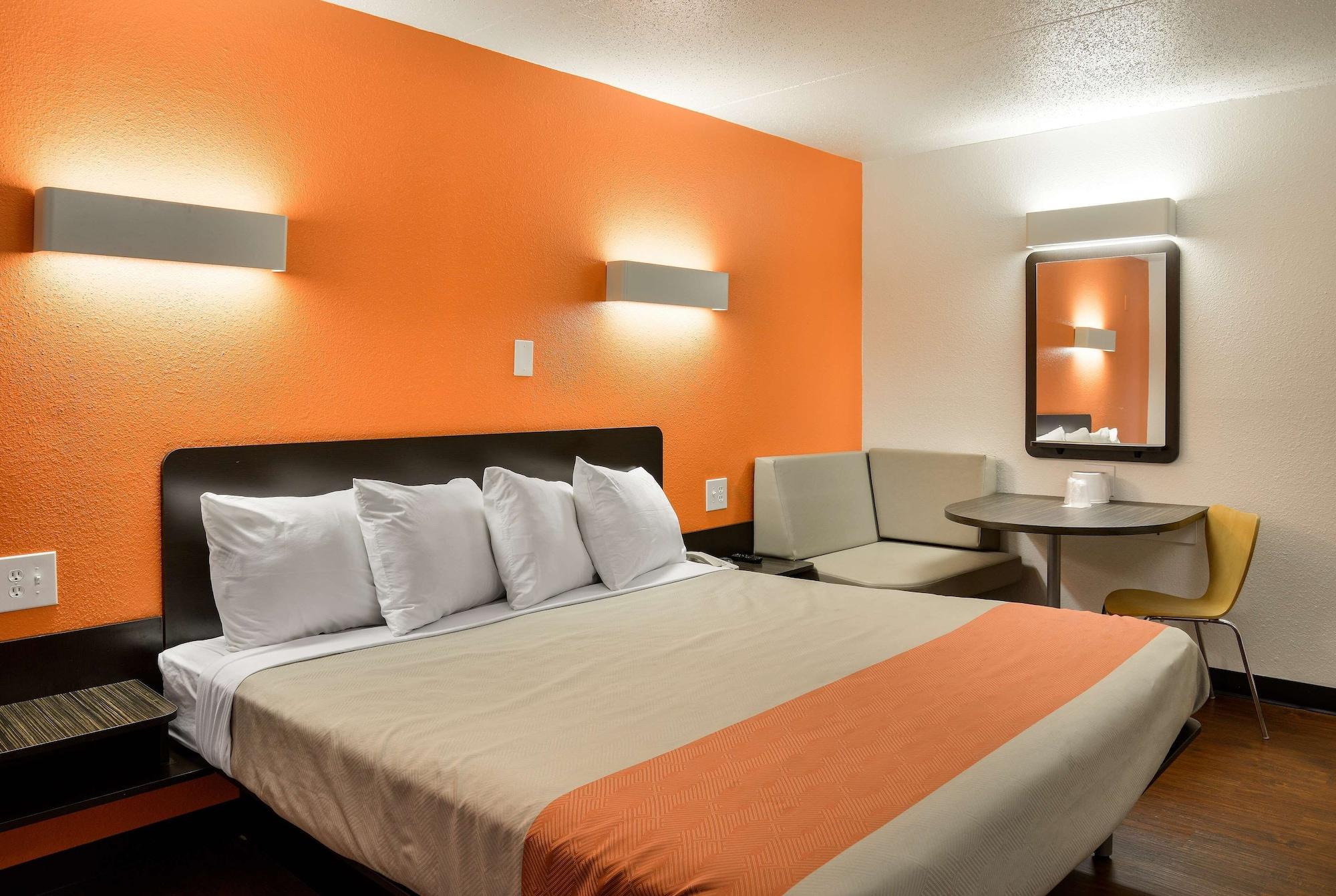 Varios Motel 6 Toledo, OH