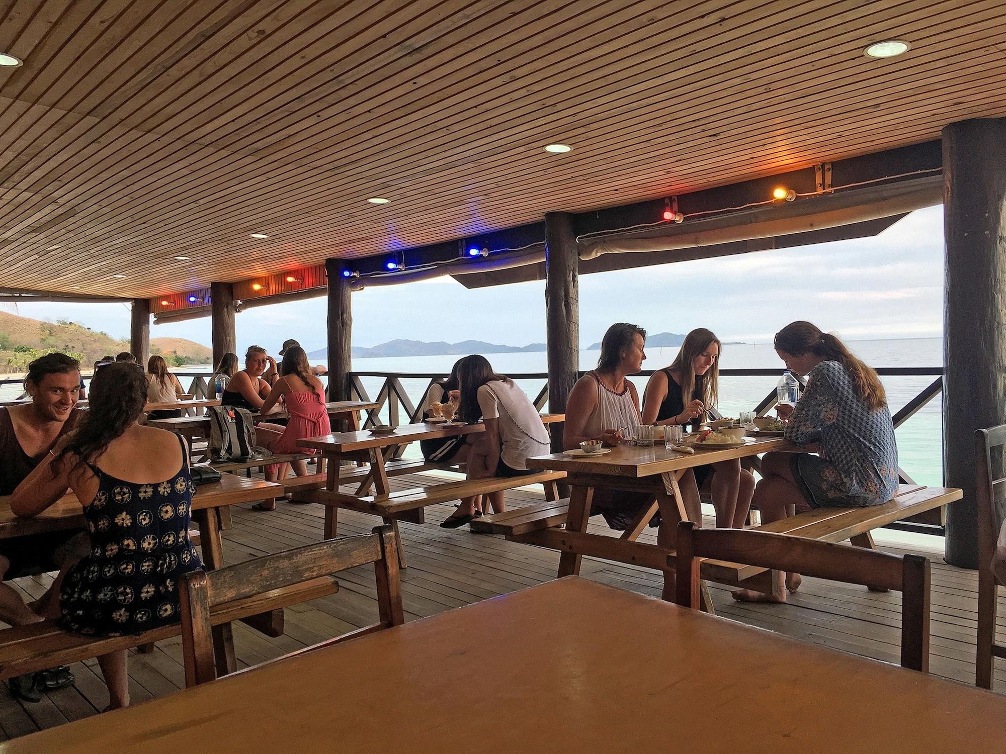 Restaurant Ratu Kini Backpackers & Dive Resort