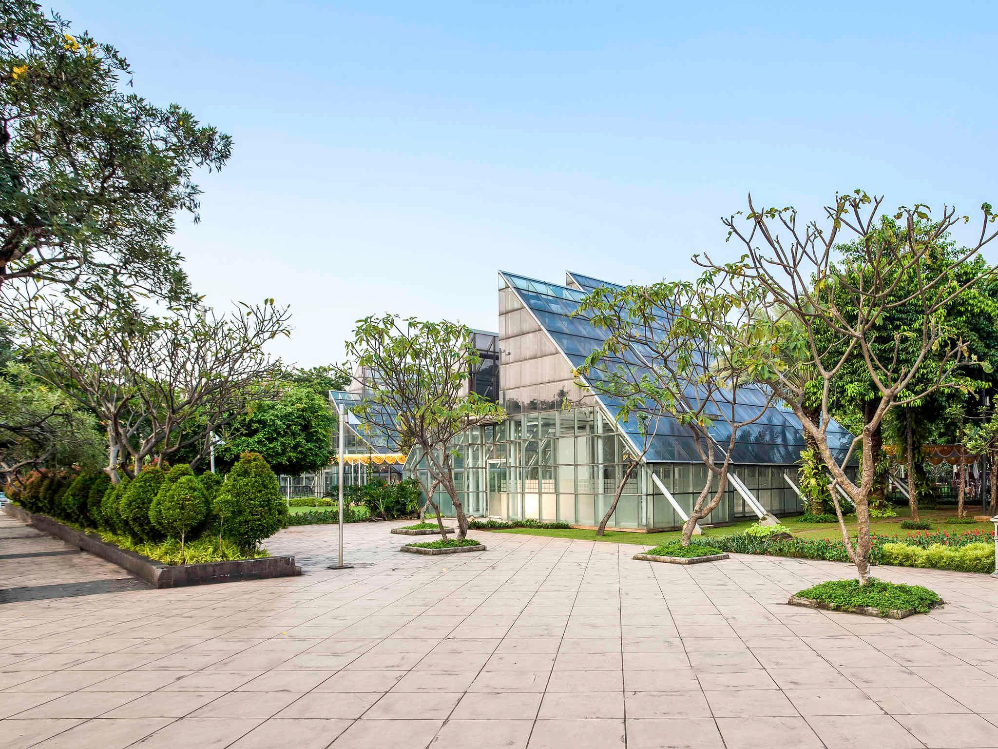 Vista Exterior Tamarin Hotel Jakarta